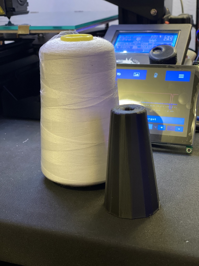 Miniatura 2 do modelo 3D Large Thread Spool Adapter