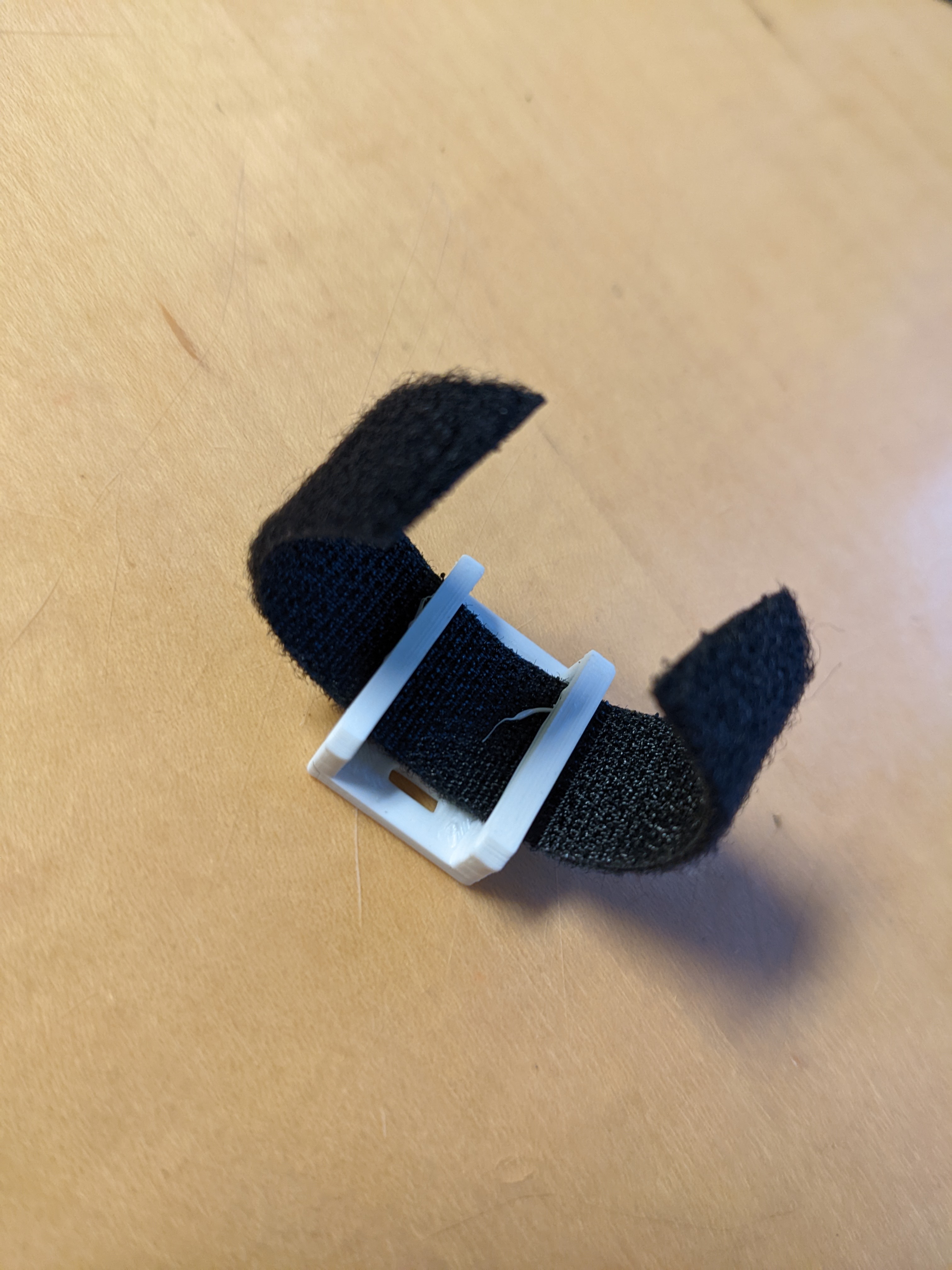 Simple velcro mount by Mike Malsed | Download free STL model ...