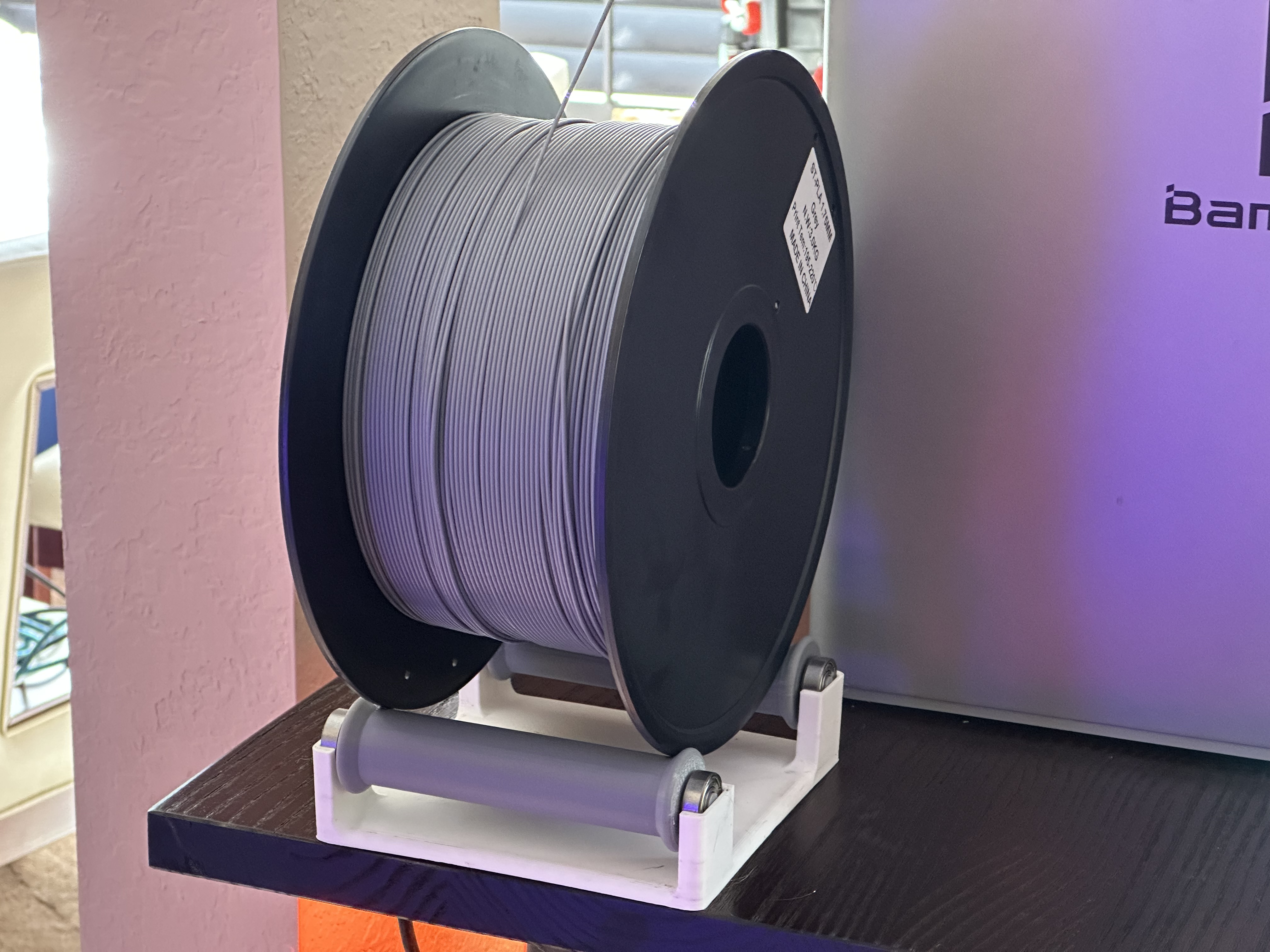 Spool Holder holding up to large 3kg spools