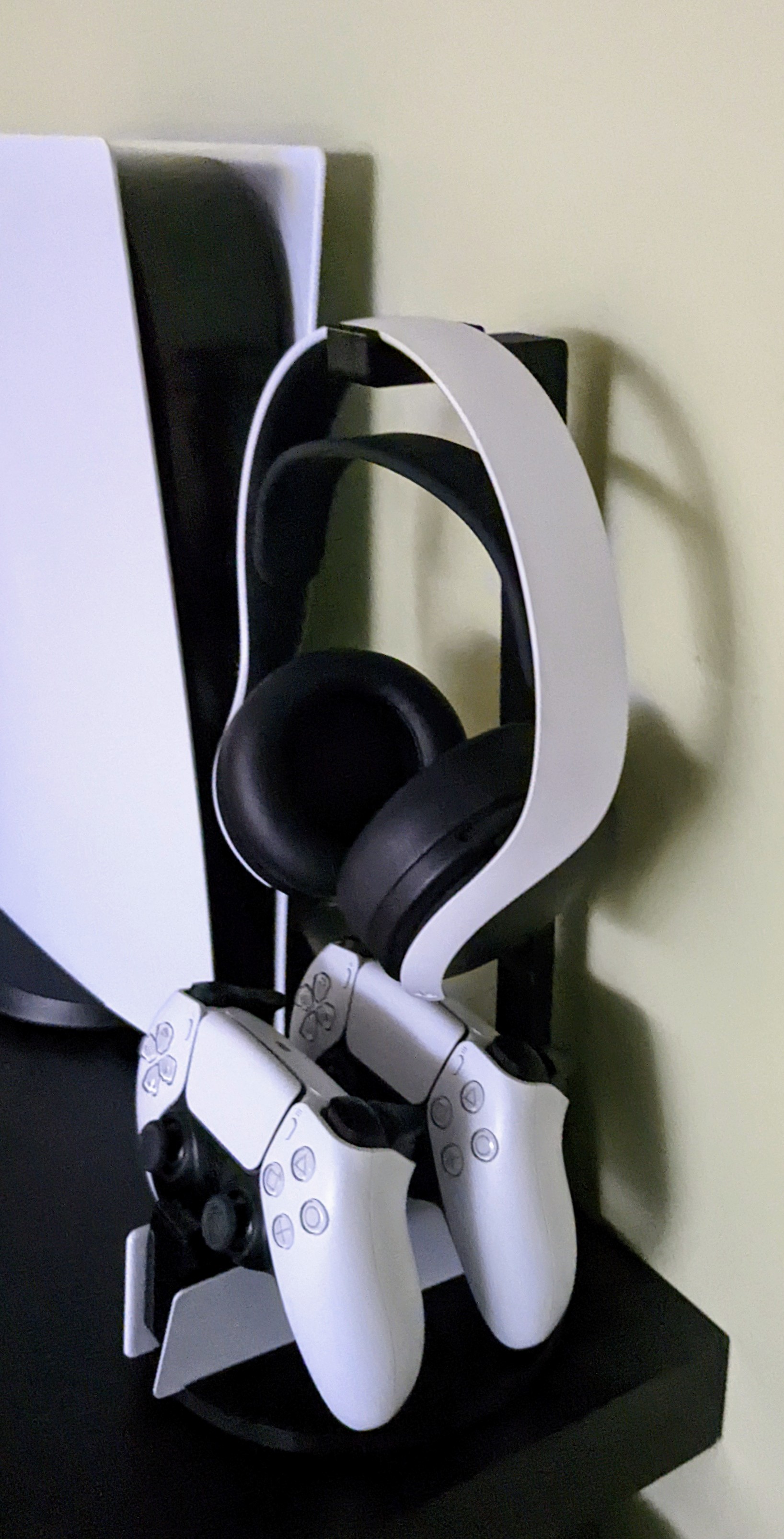 (UPDATED) PS5 headphone holder and base for Dual Sense charging station ...