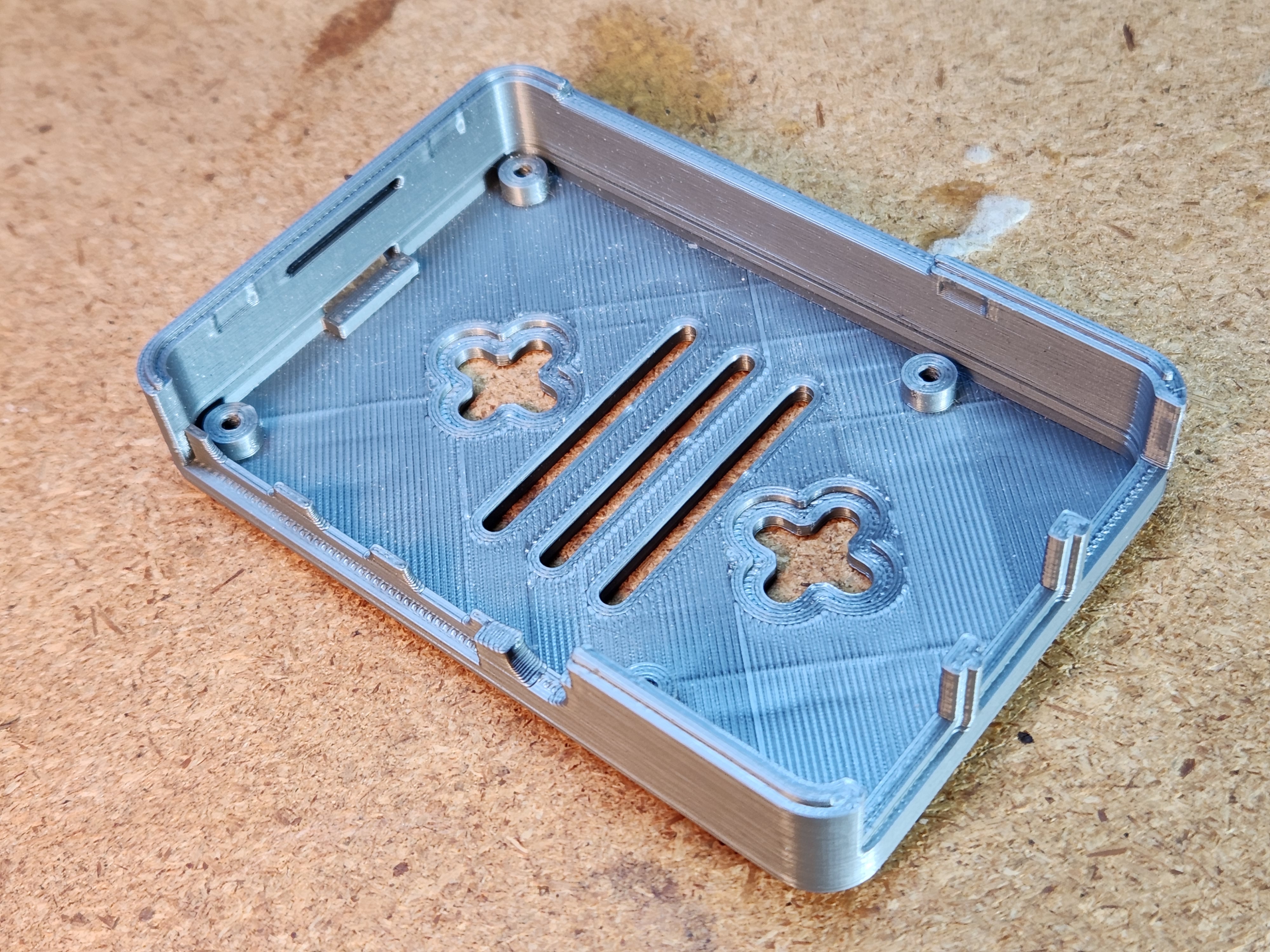 Miniatura 4 do modelo 3D Full-featured Raspberry Pi 4 Model B case