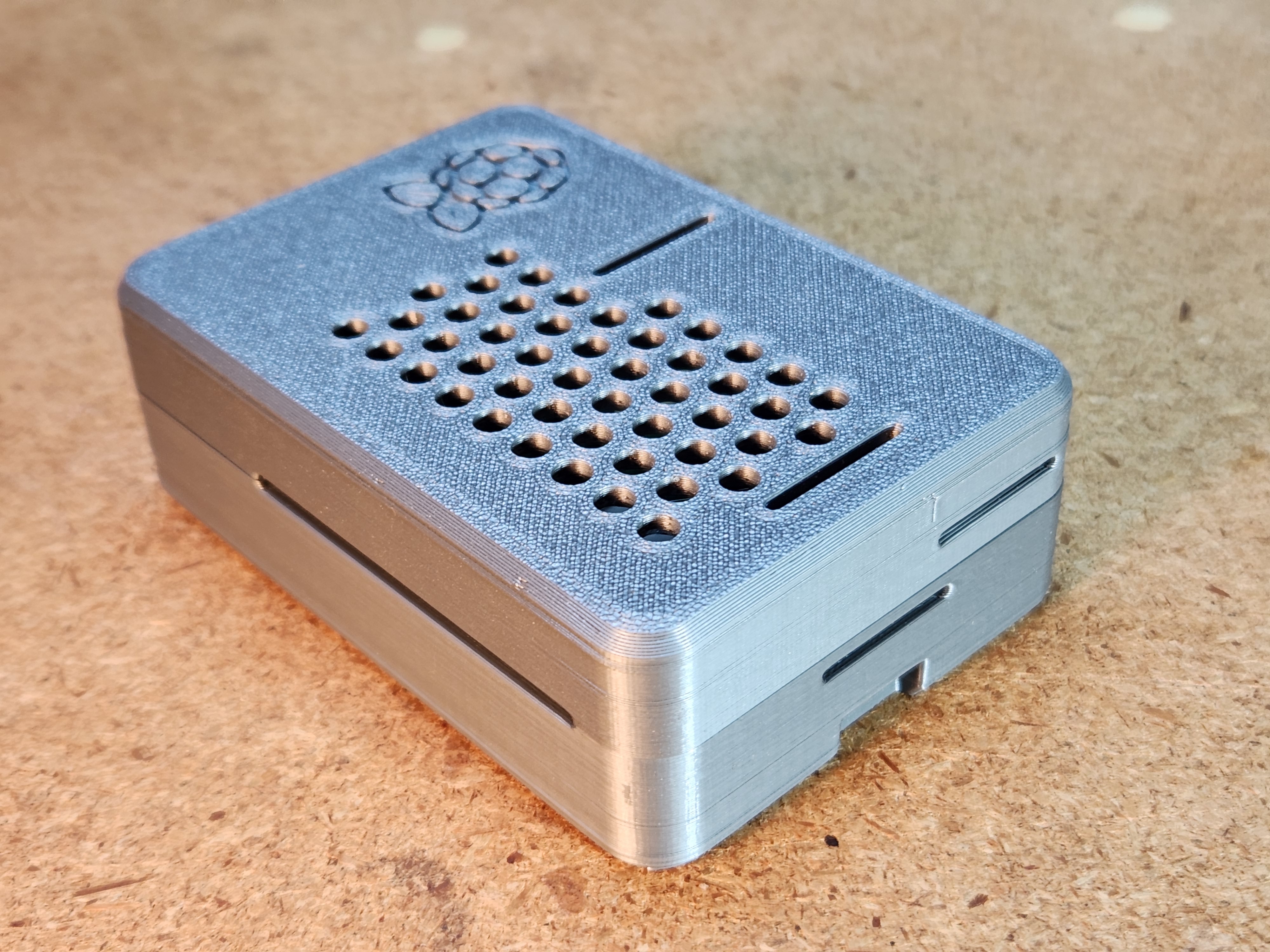 Miniatura 2 do modelo 3D Full-featured Raspberry Pi 4 Model B case