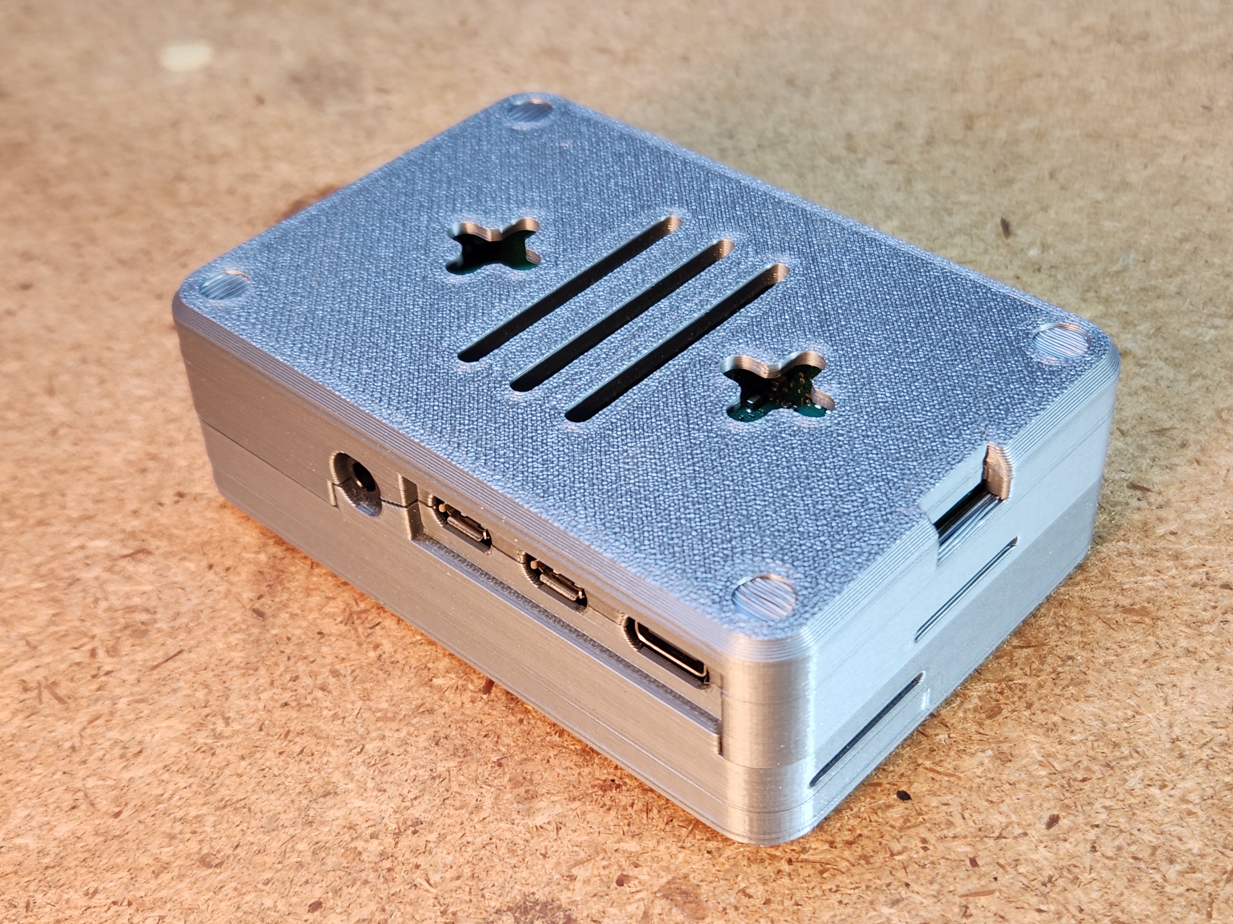 Miniatura 3 do modelo 3D Full-featured Raspberry Pi 4 Model B case