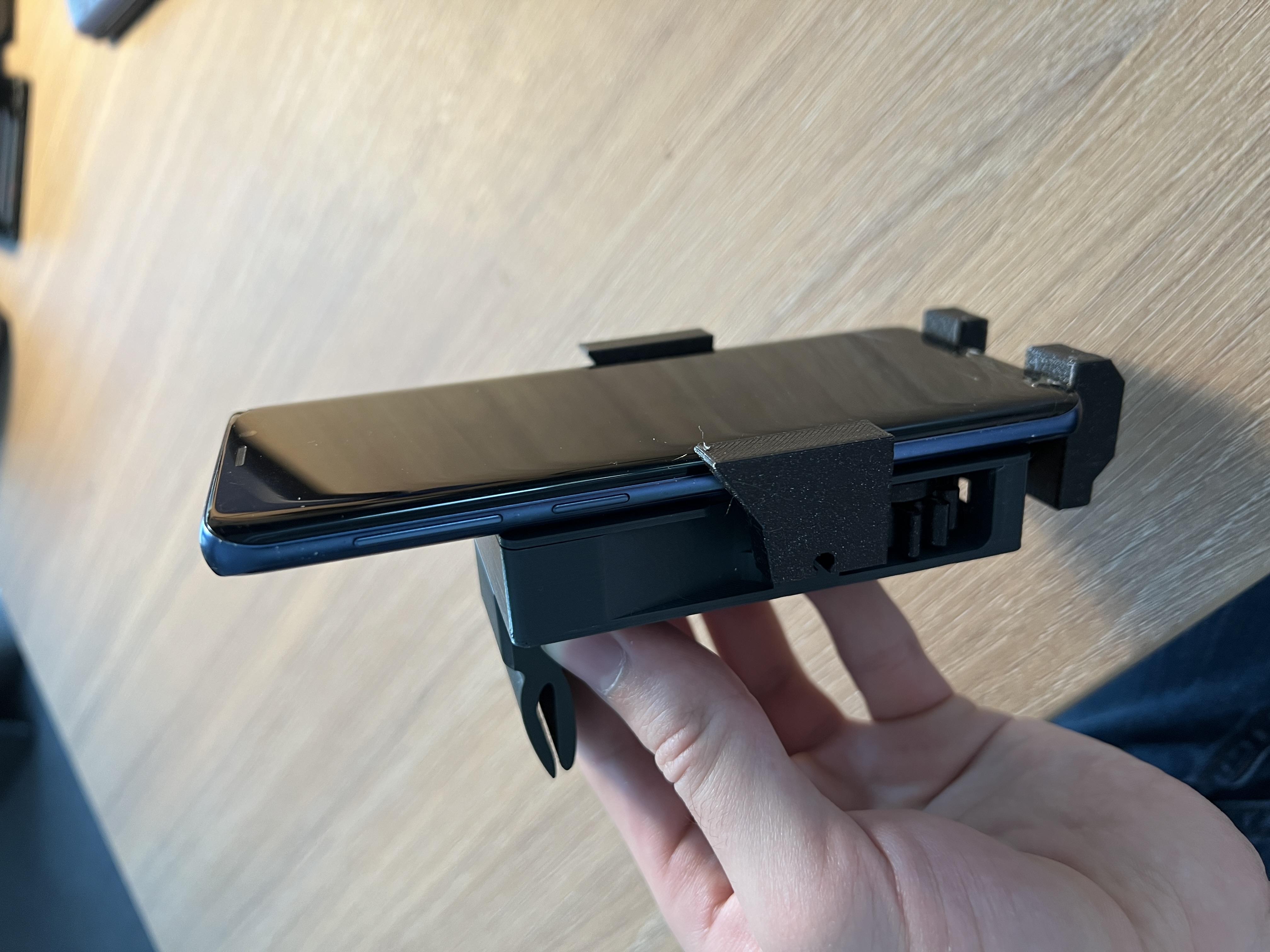 CarVentPhoneHolder — miniatura 2