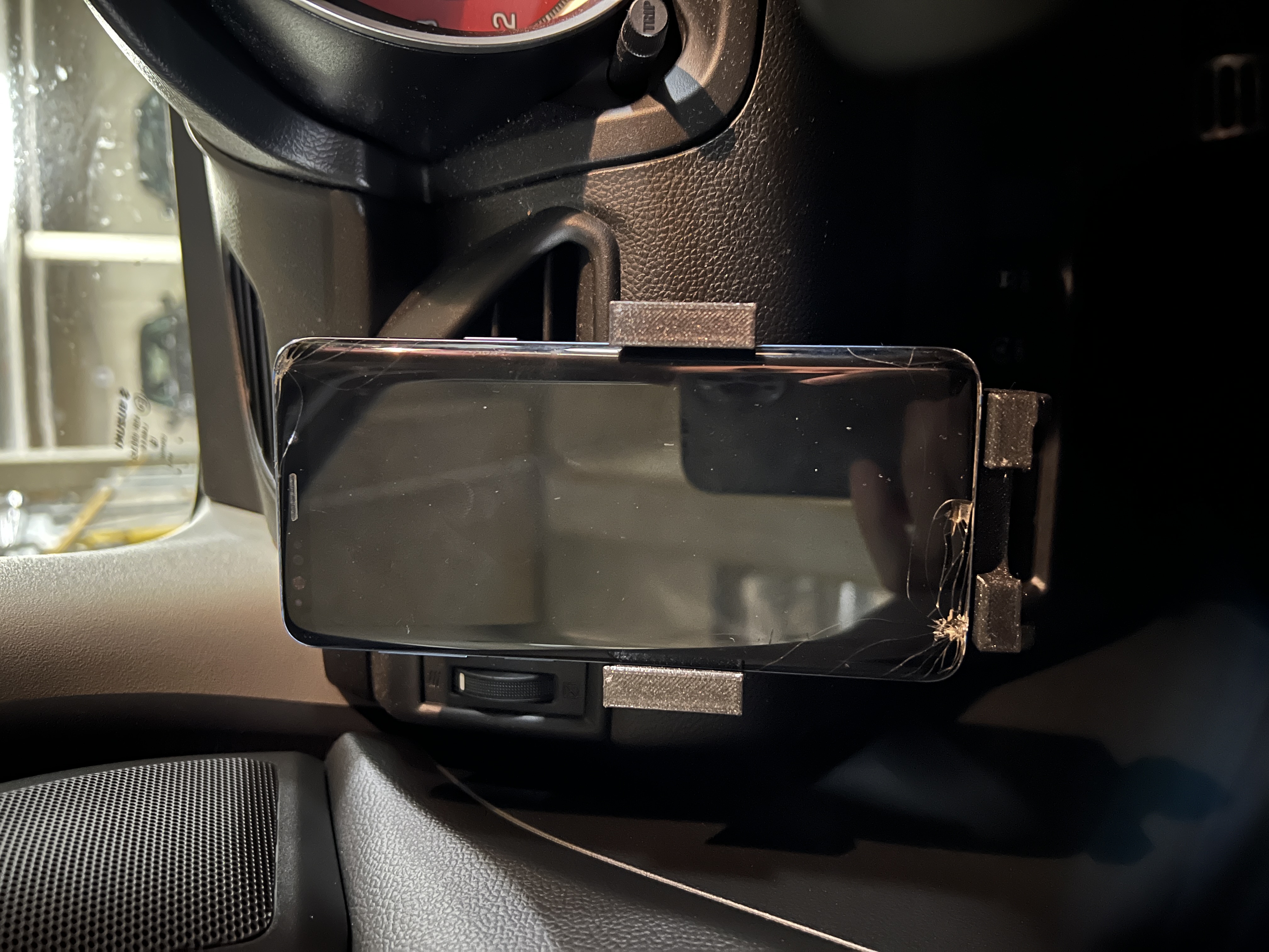CarVentPhoneHolder — miniatura 4