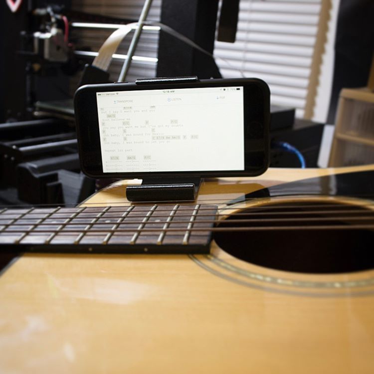 guitar-phone-mount-by-alexberkowitz-download-free-stl-model