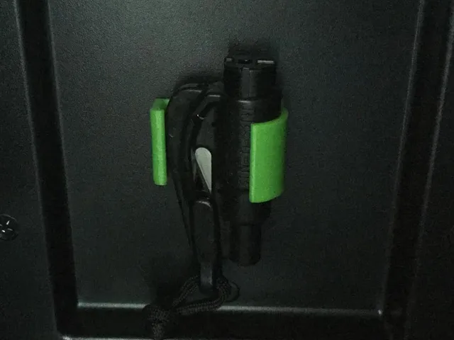 RESQME Car Escape Tool Mount