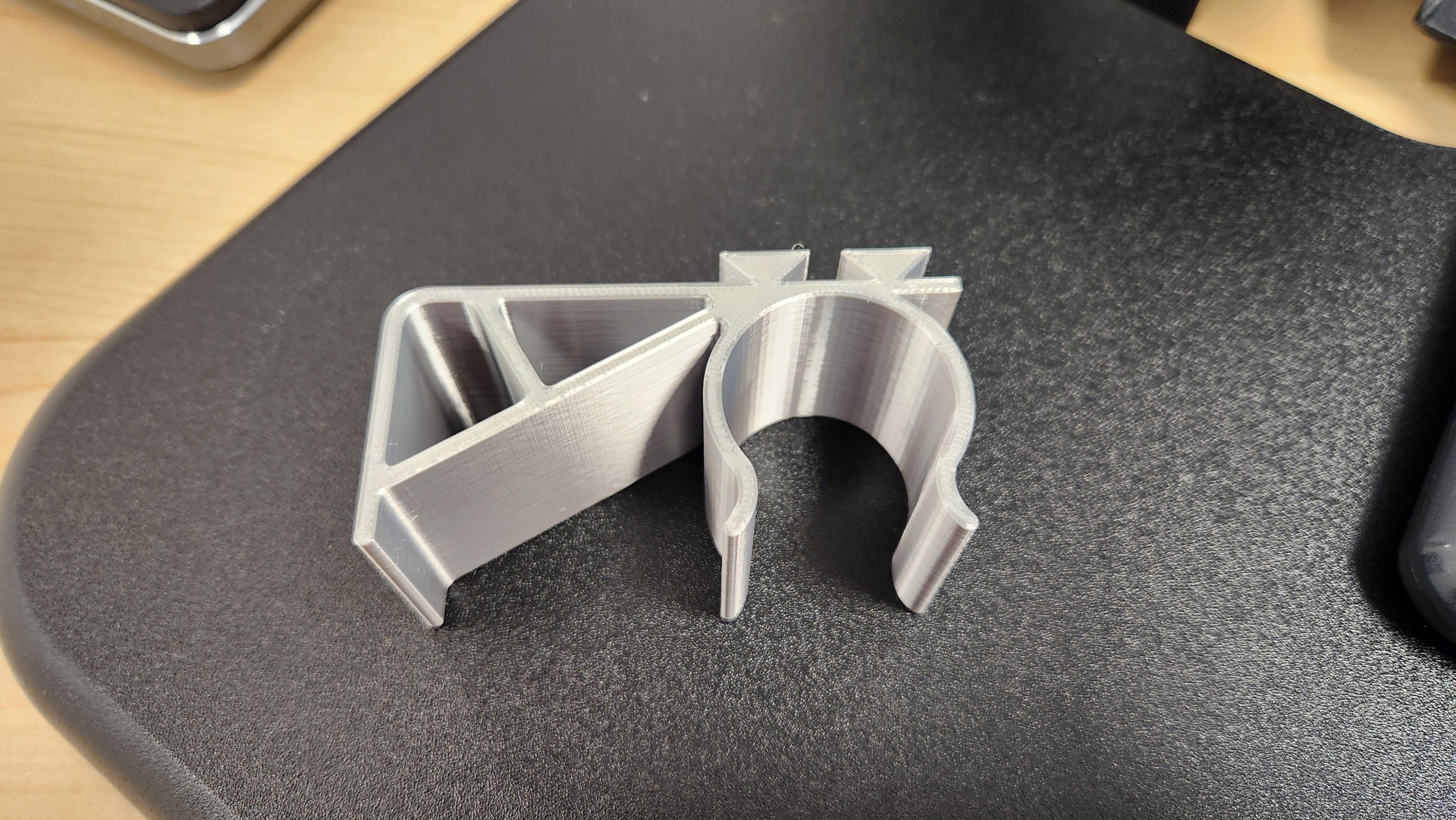 Miniatura 2 do modelo 3D Husky Workbench Handle Boxes