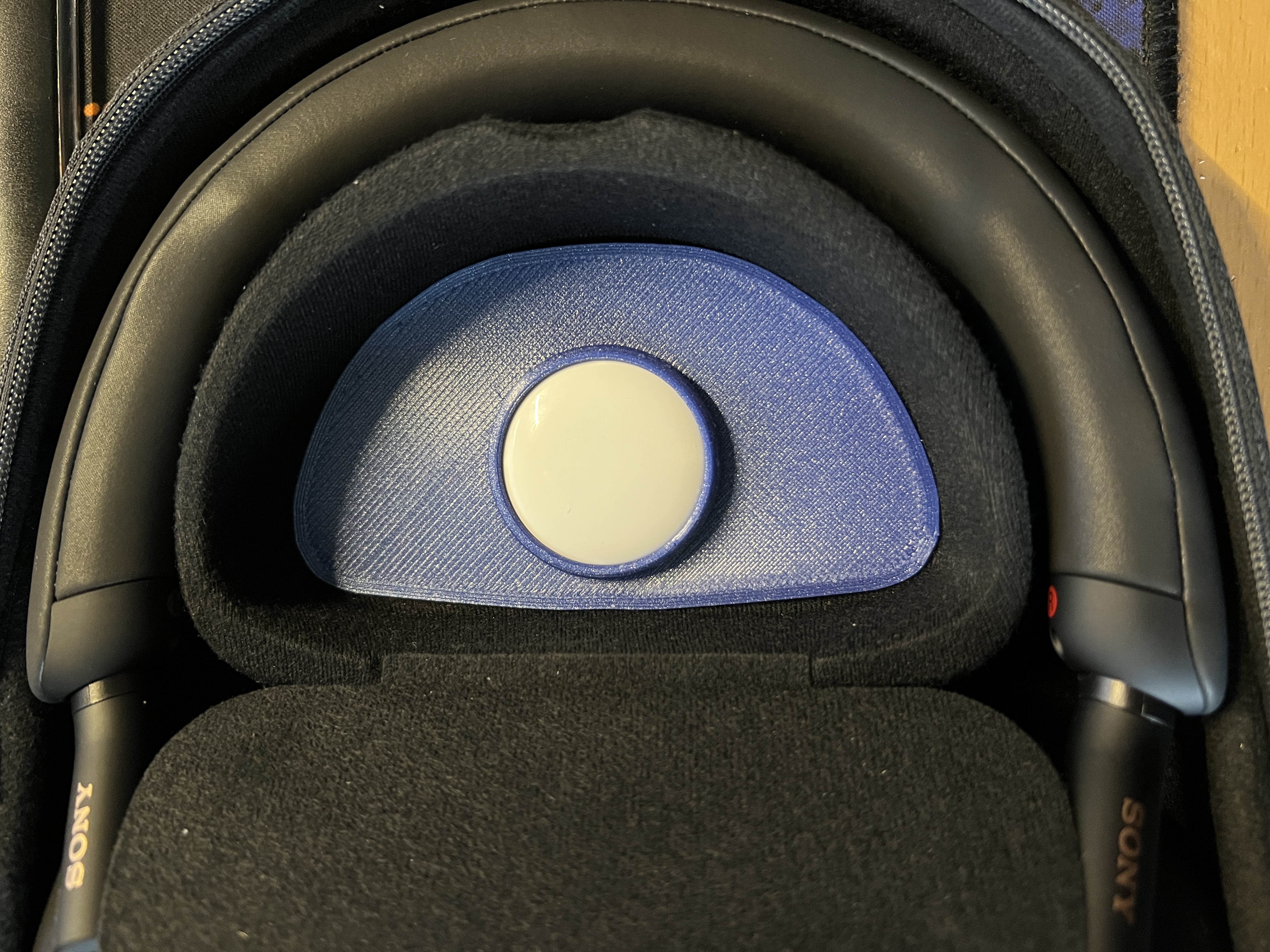 AirTag holder for Sony WH-1000XM5 case