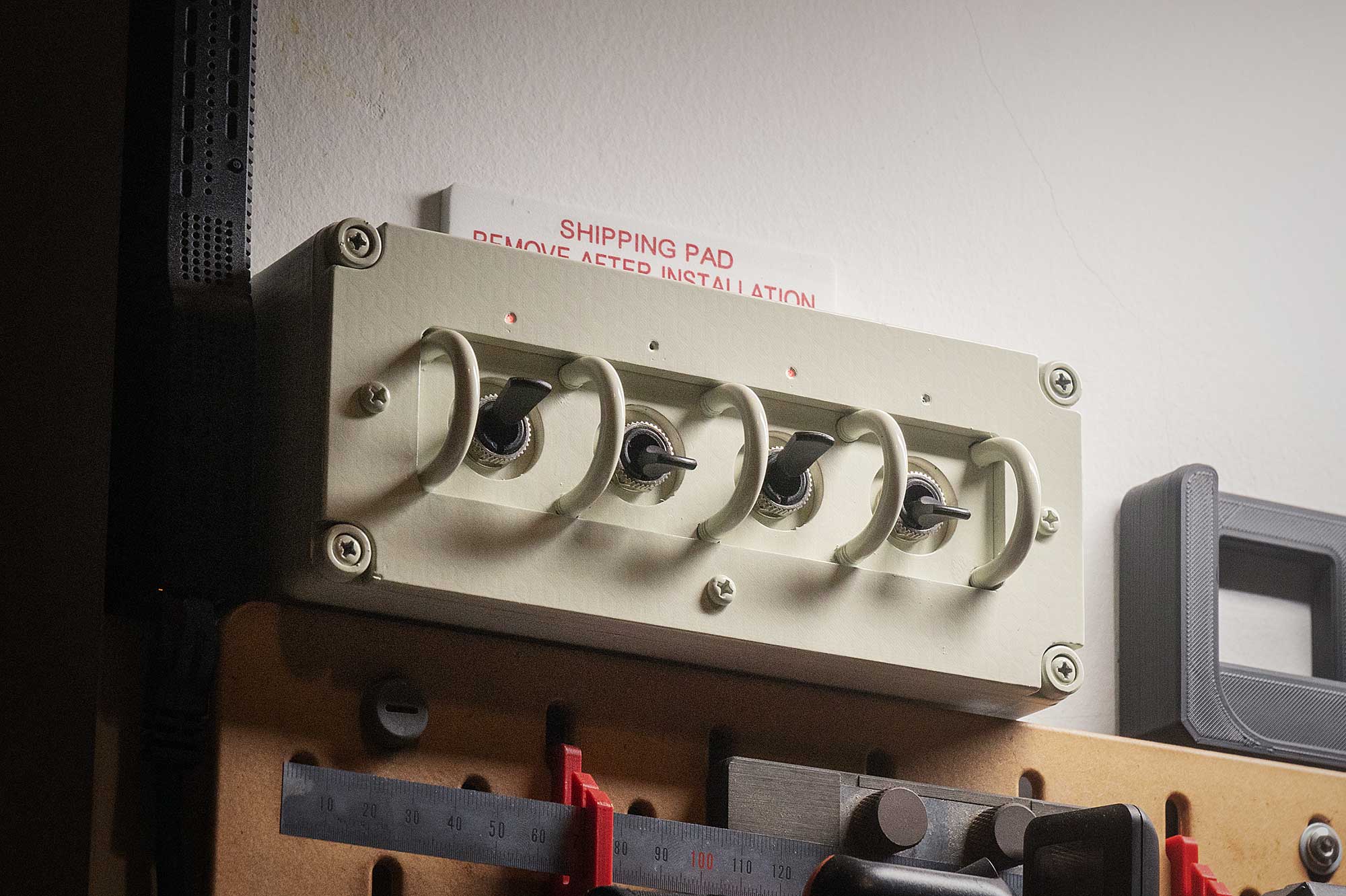 4-Channel Retro Spacecraft Switch Panel