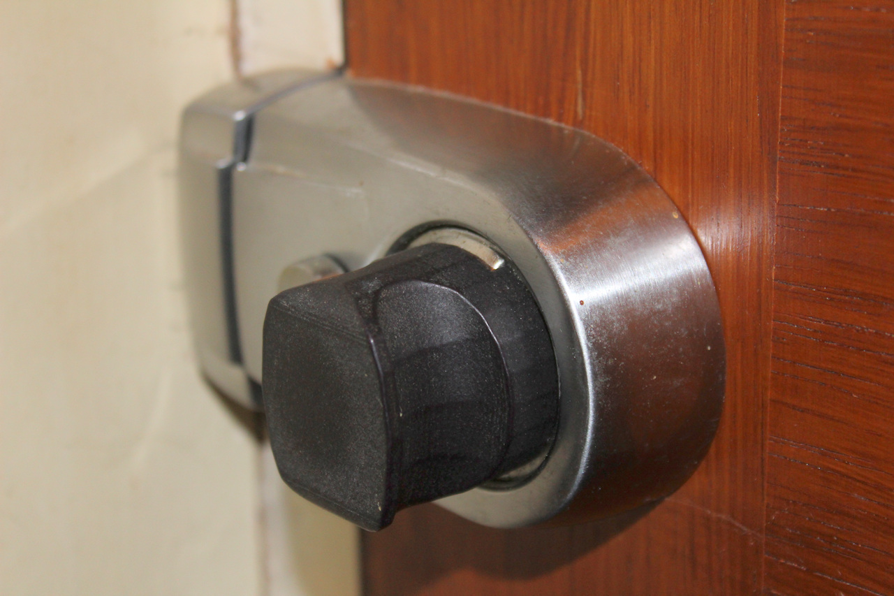 Yale Y3 Lock Turn Knob Grip