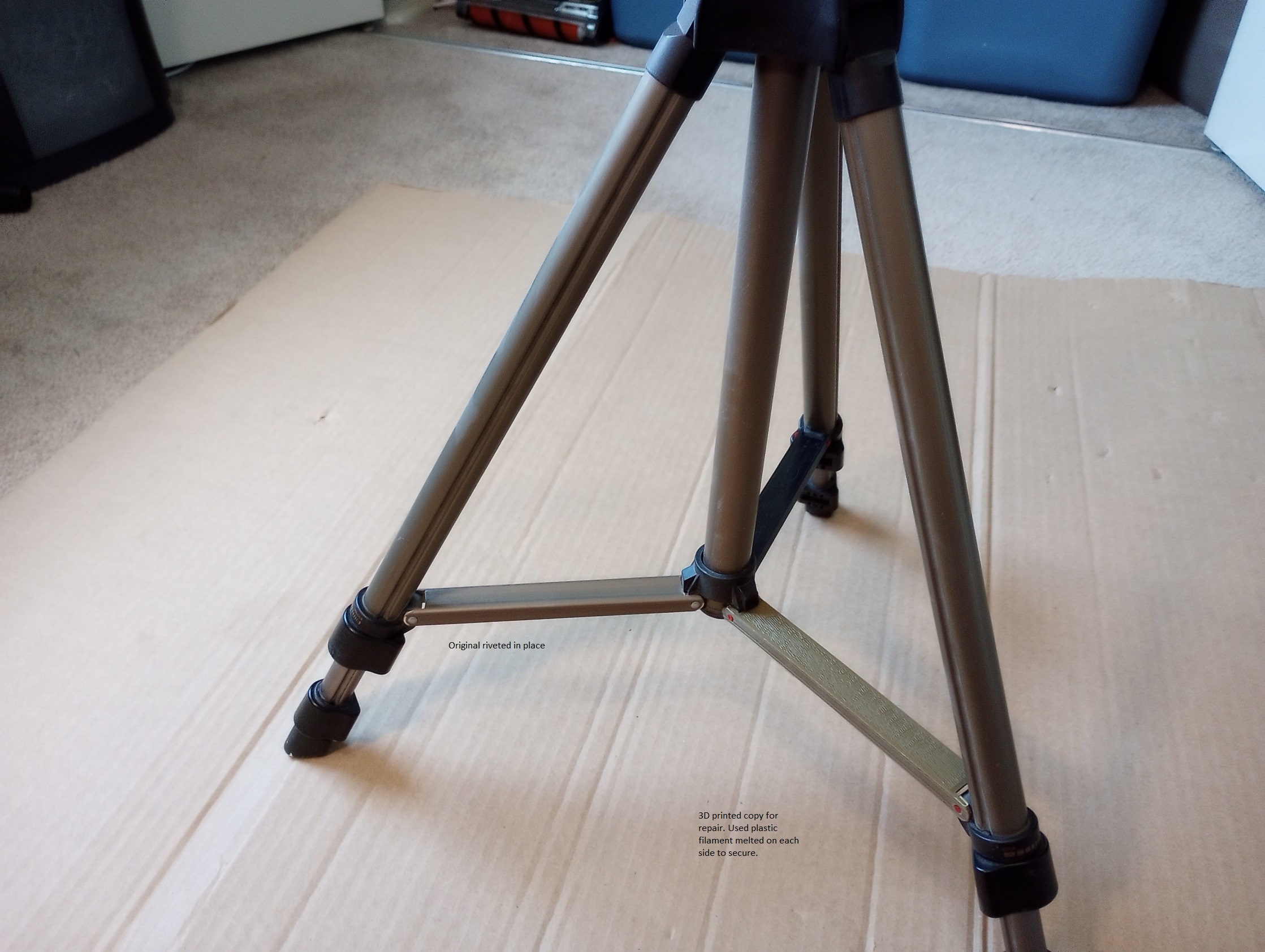 Coupler arm to tripod leg to center column