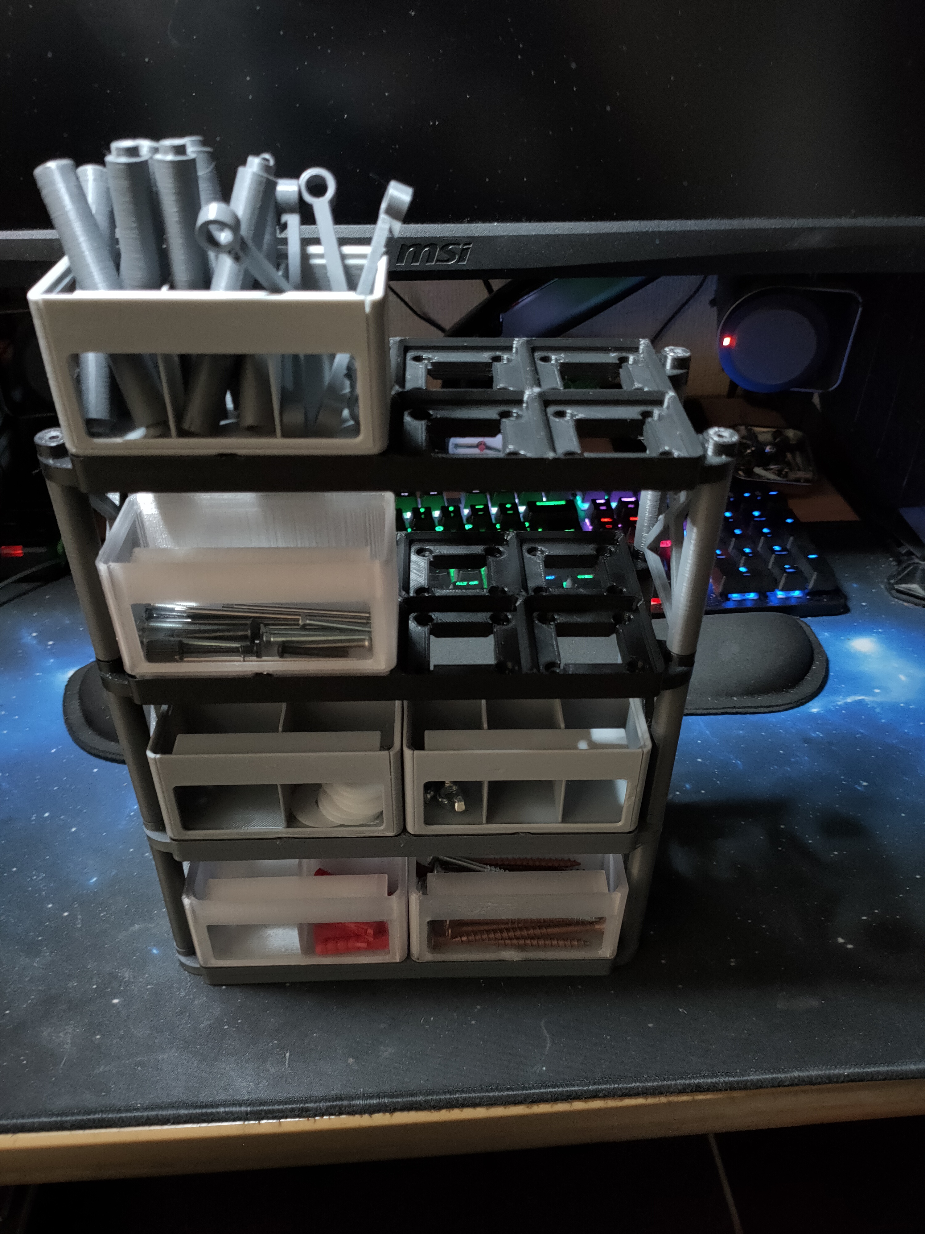 Miniatura 2 do modelo 3D Gridfinity Window Bin Easy Stacking Rack