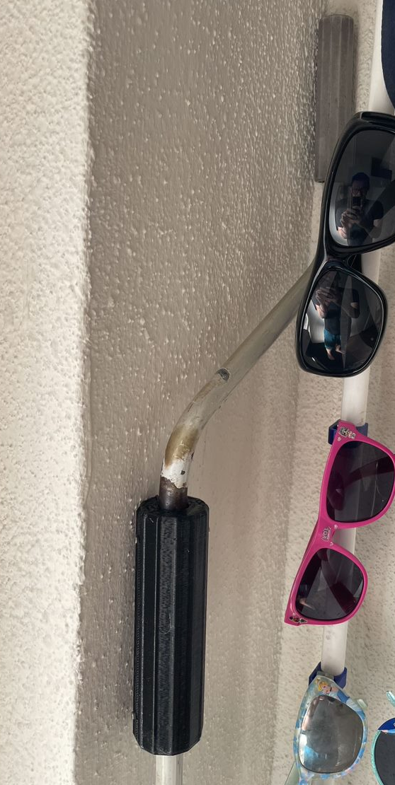 Replacement handle for sun blinds