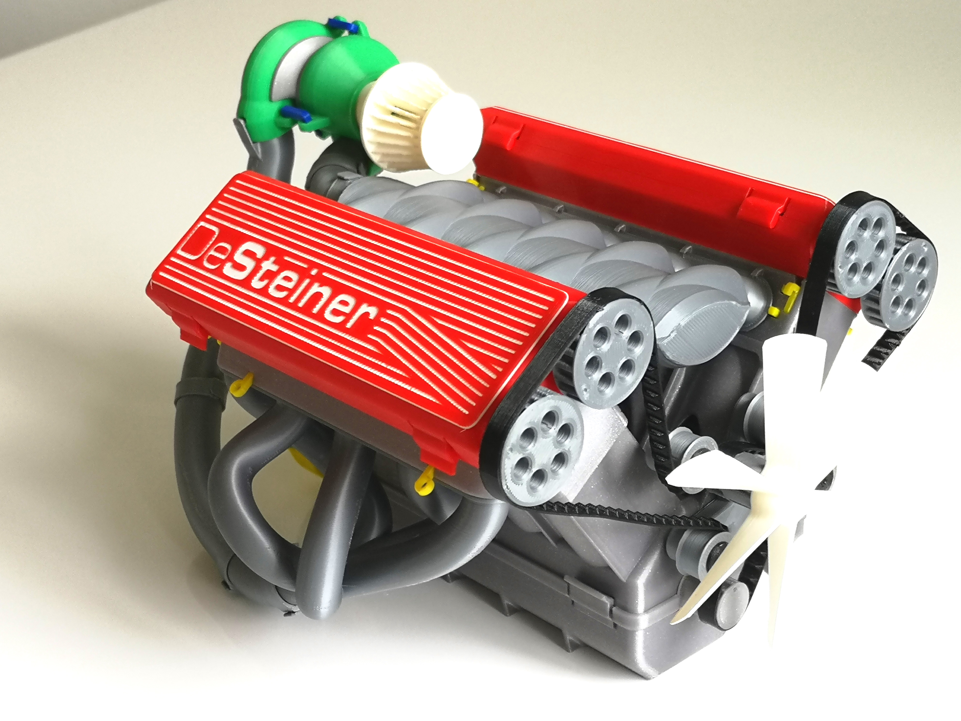Miniatura 2 do modelo 3D V10 Engine Turbocharged working belt driven Model (printer optimized)