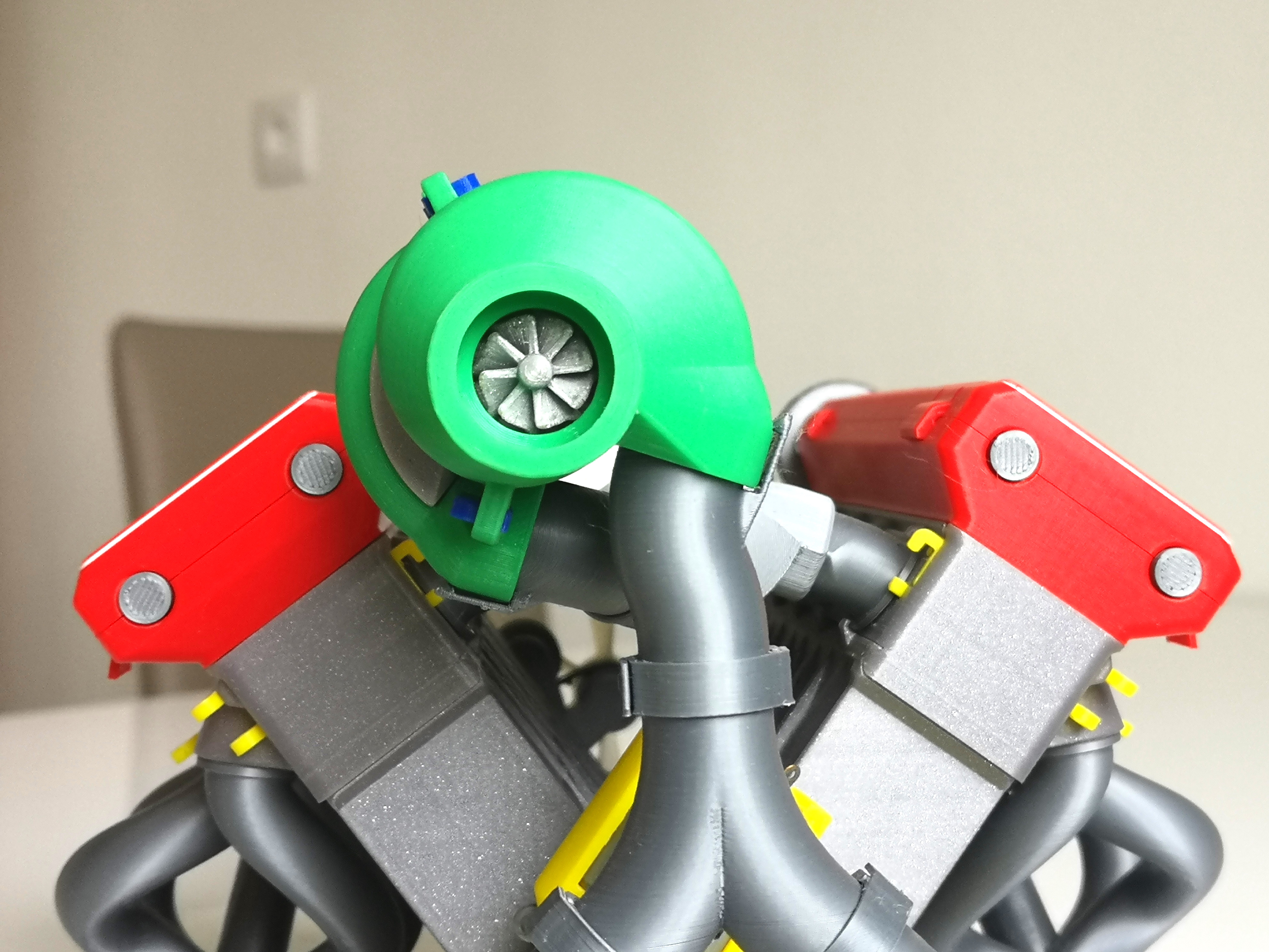 Miniatura 7 do modelo 3D V10 Engine Turbocharged working belt driven Model (printer optimized)
