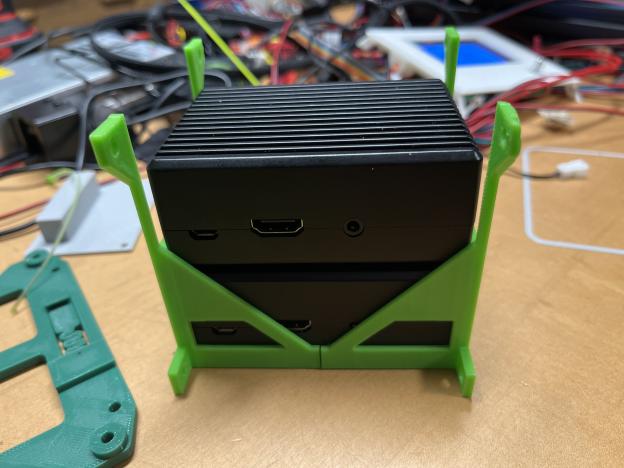 El Coolero Di Pio - A Stackable Geekworm Raspberry Pi 3 B+ Case 92mm ...