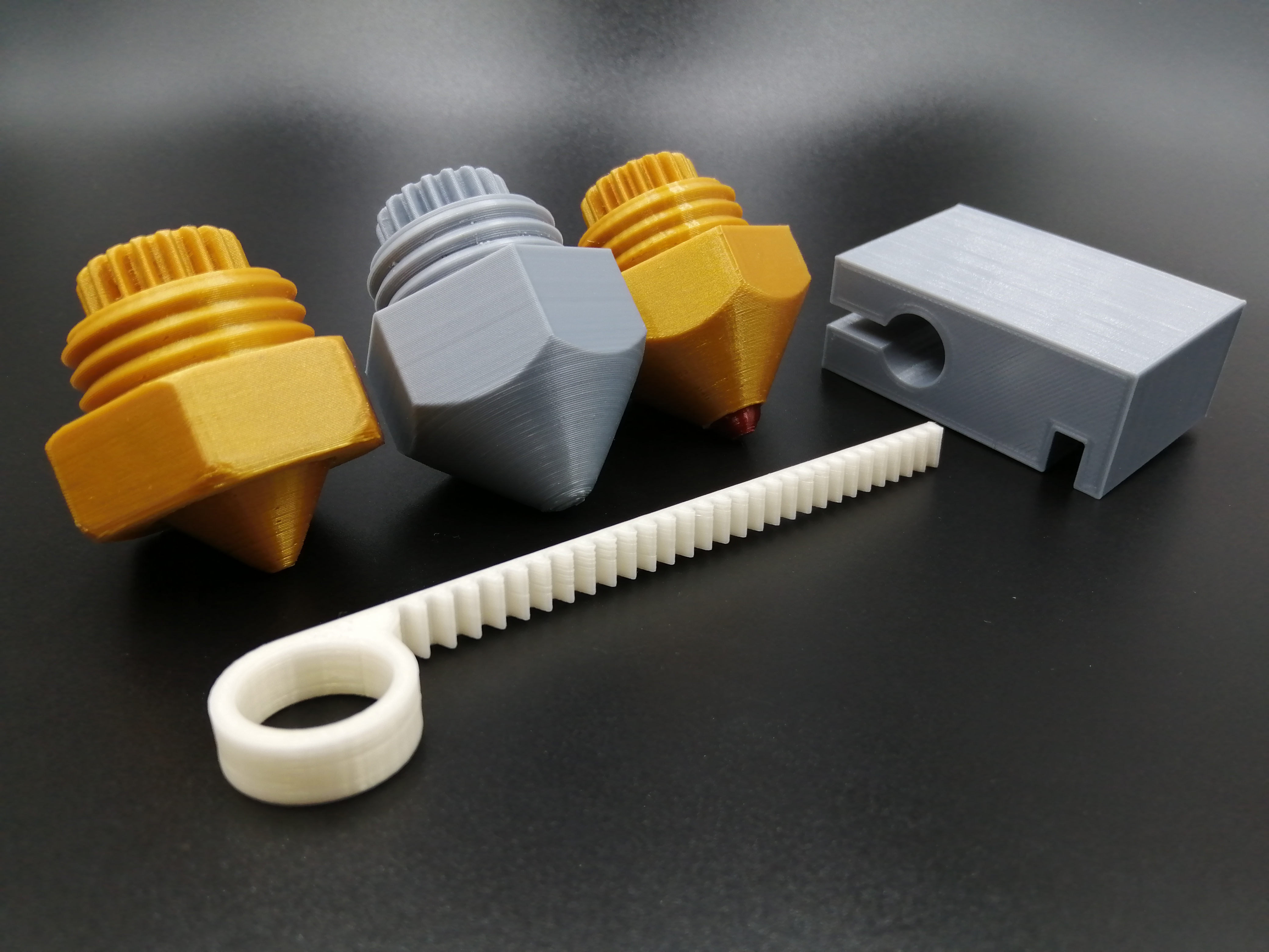 Miniatura 5 do modelo 3D Nozzle Spinning Top
