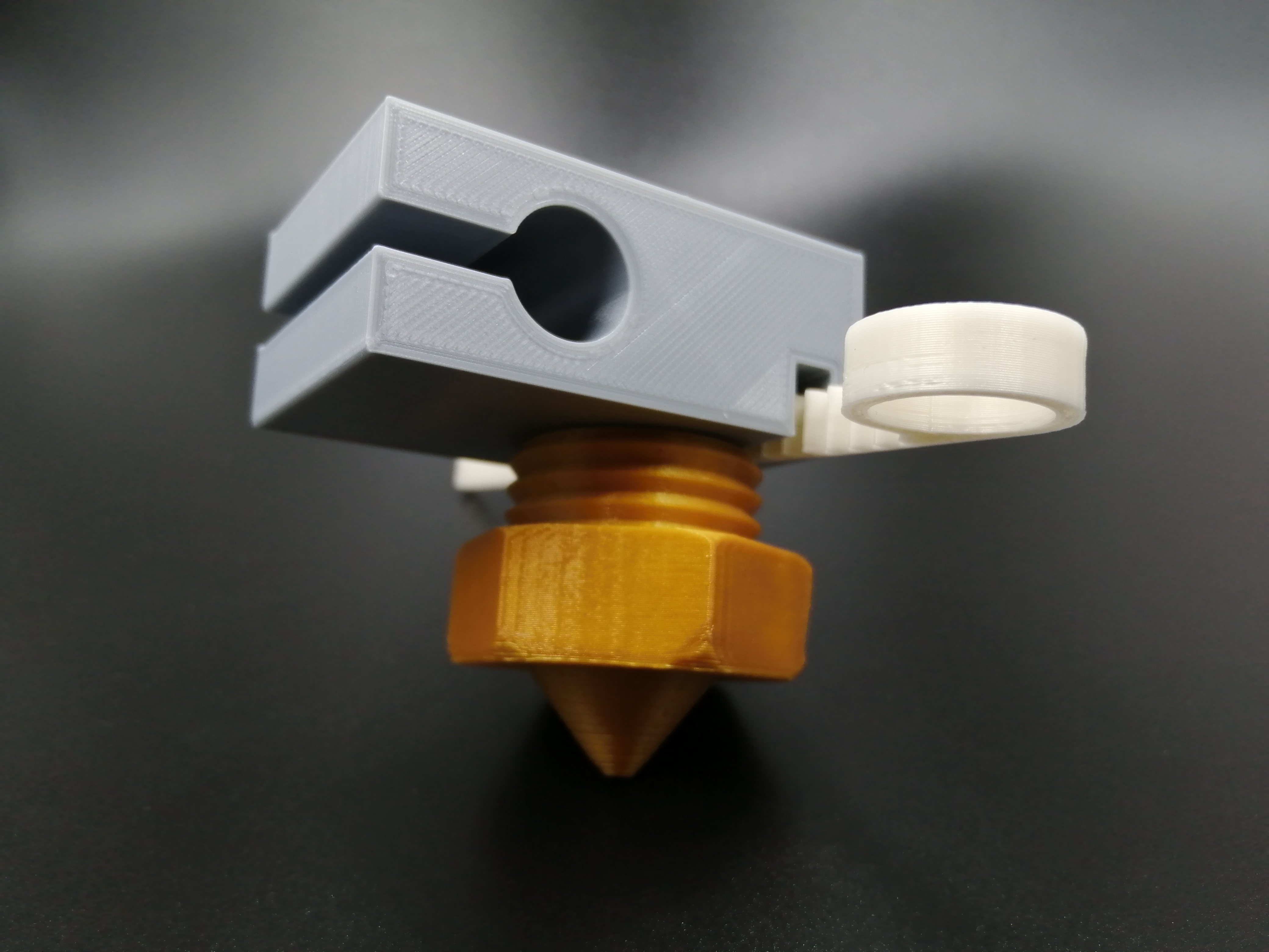Miniatura 3 do modelo 3D Nozzle Spinning Top