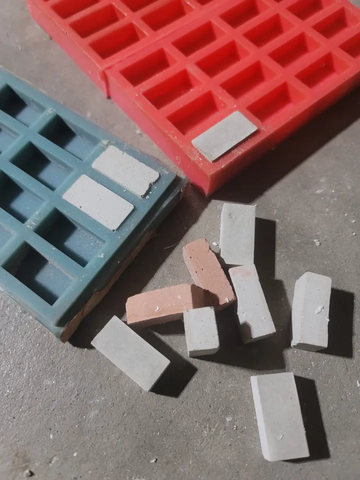 Mold for making solid plastic bricks