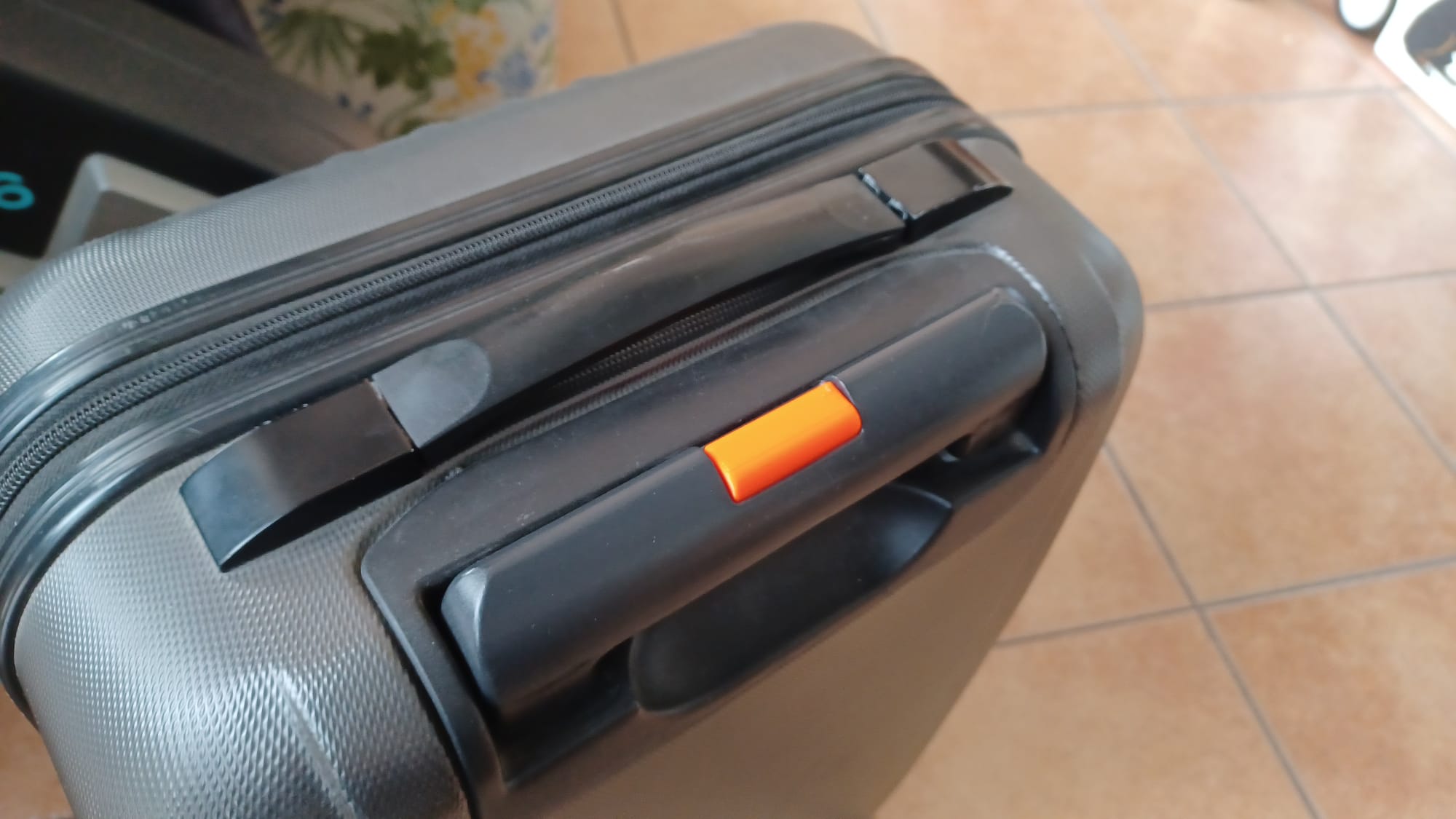Suitcase Extendable Handle Button Replacement