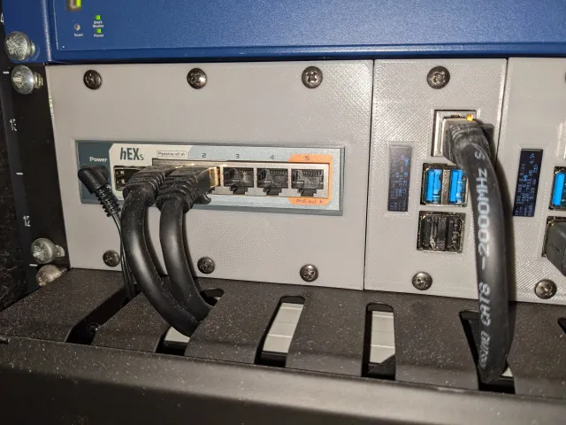 MikroTik hEX (S) Mount Rack Mount 19" 2U DAP Adapter