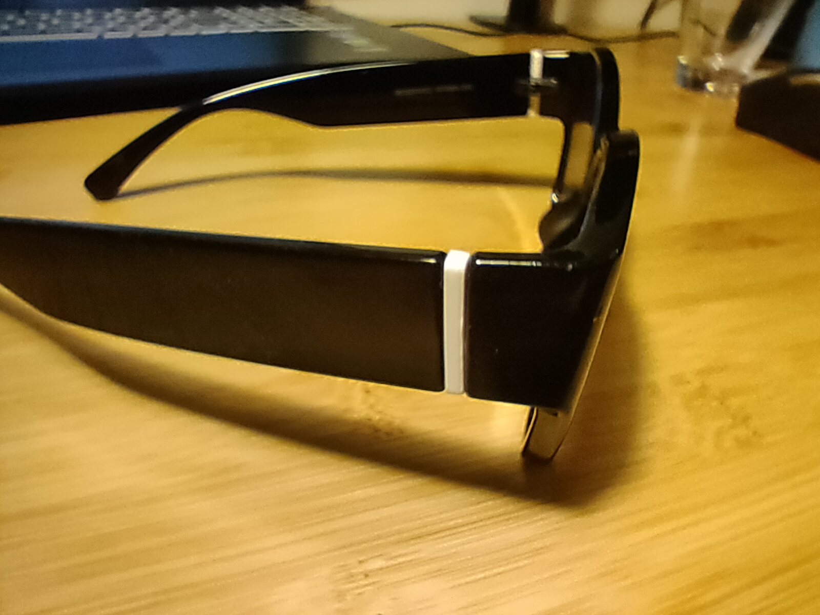 Sunglasses missing thing — miniatura 2