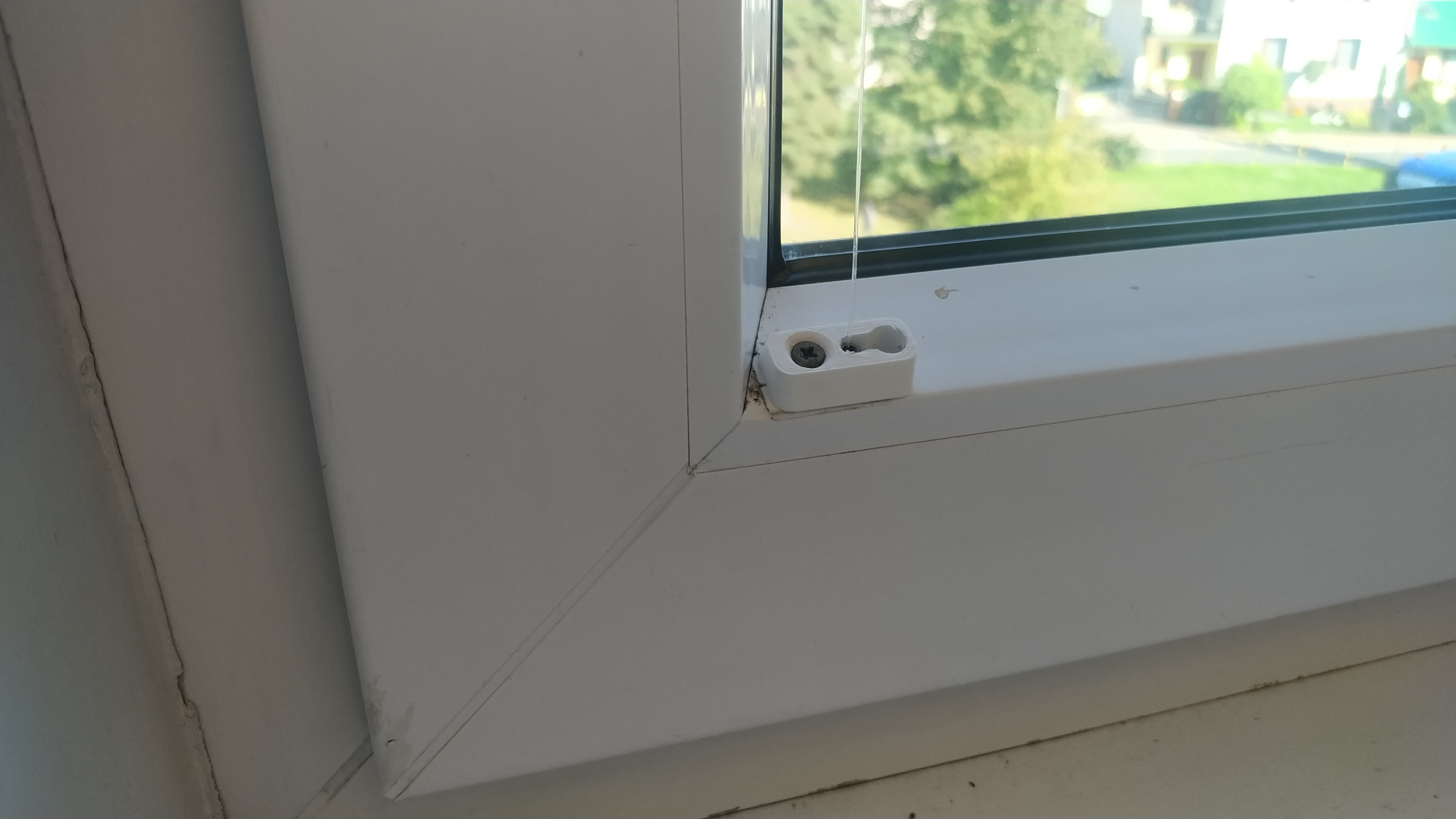Miniatura 2 do modelo 3D string holder for window shutter