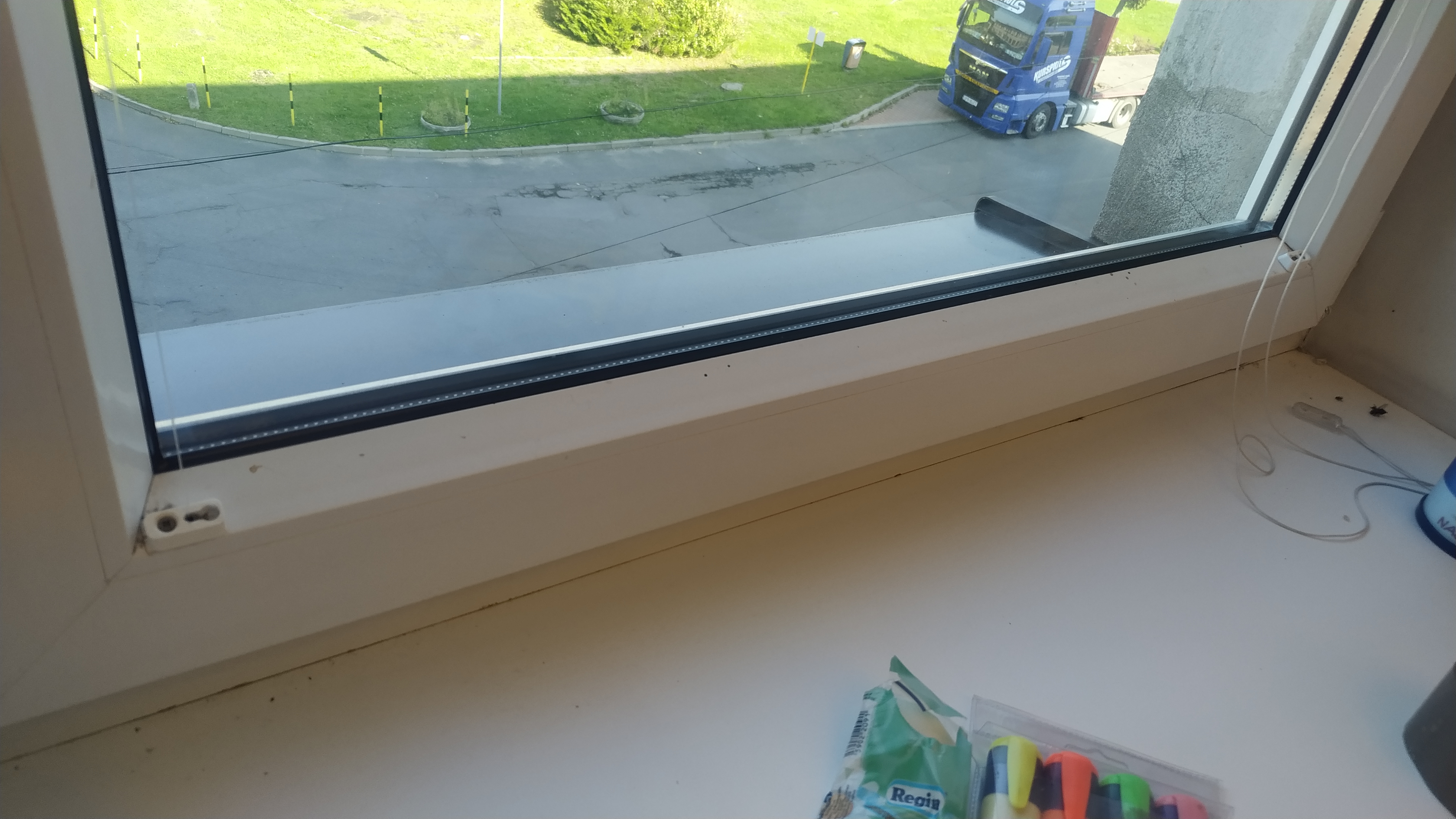 Miniatura 3 do modelo 3D string holder for window shutter