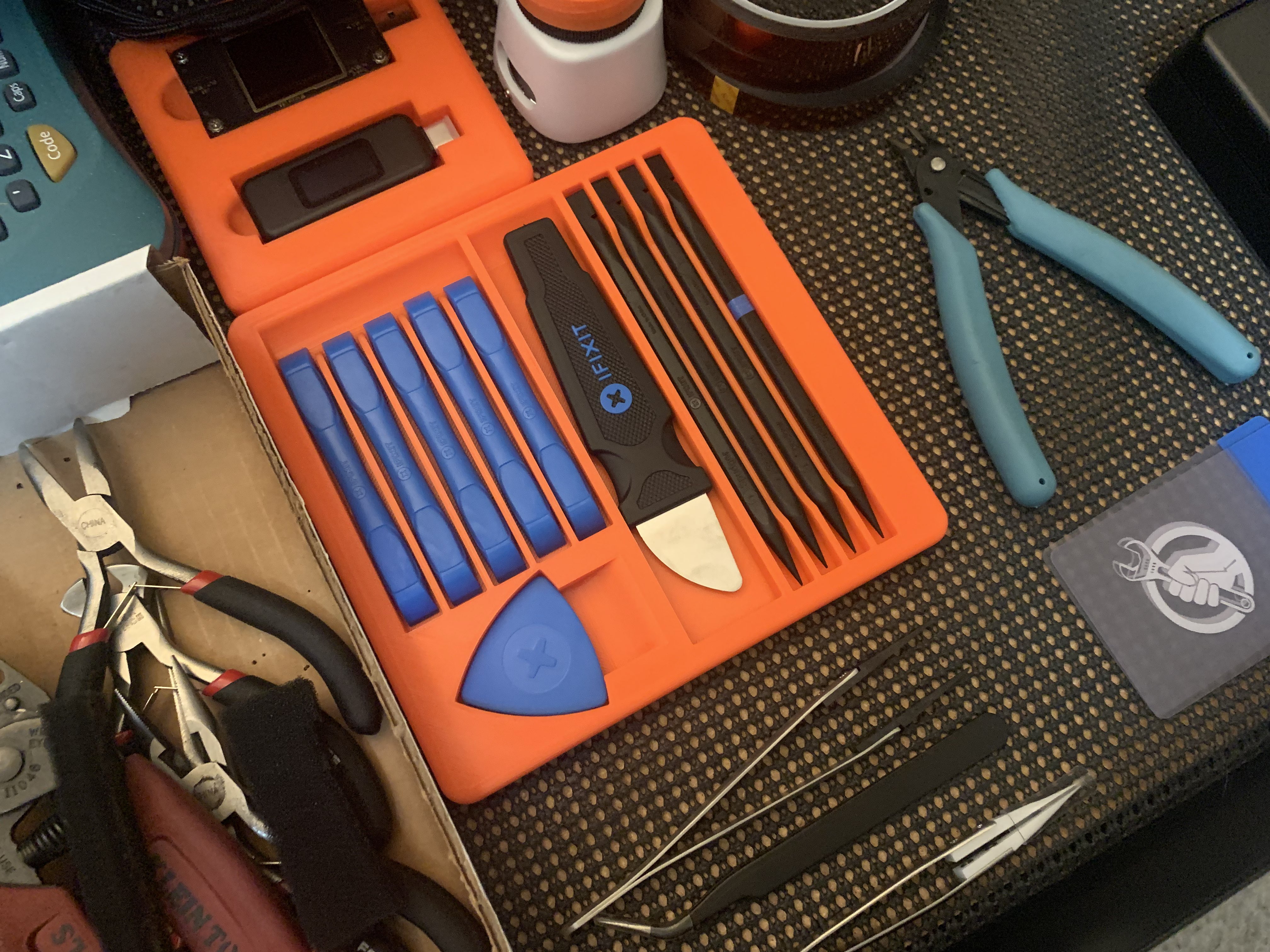 Tool tray for Ifixit opening tools