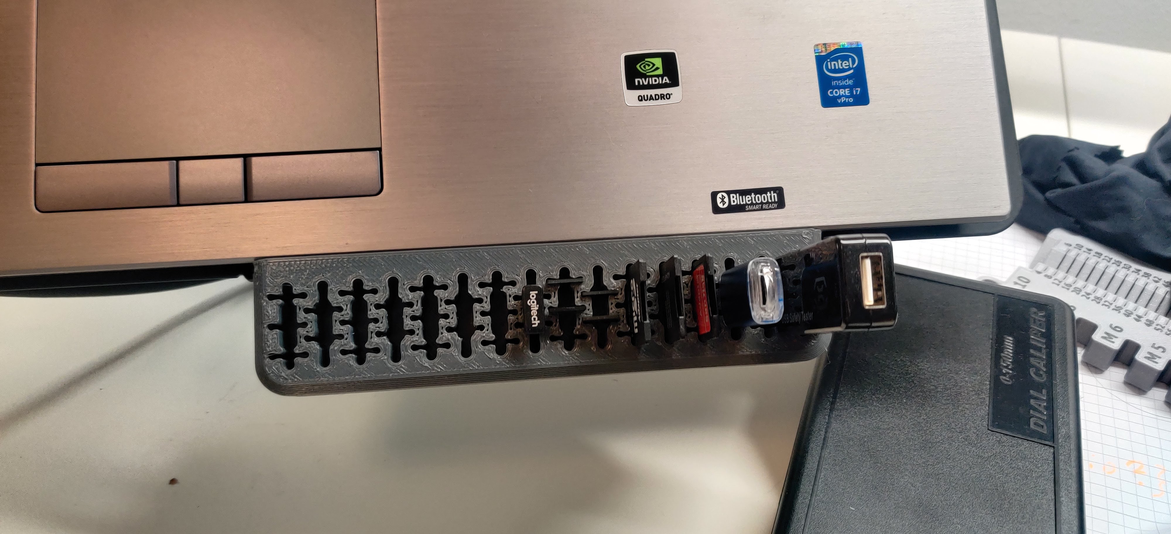 USB SD-Card Holder Laptop Stand