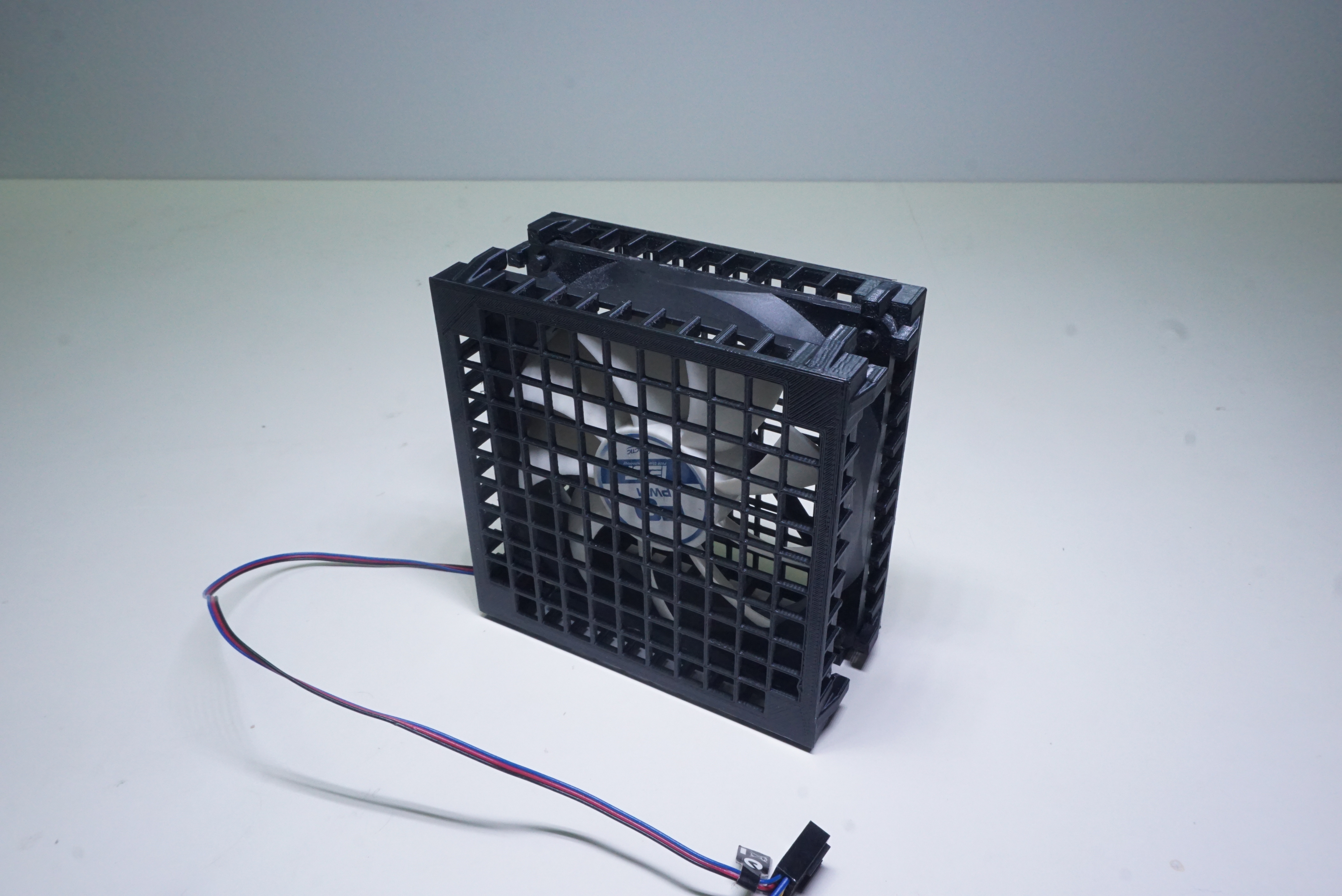 Clip-on Fan Cover for Arctic F9