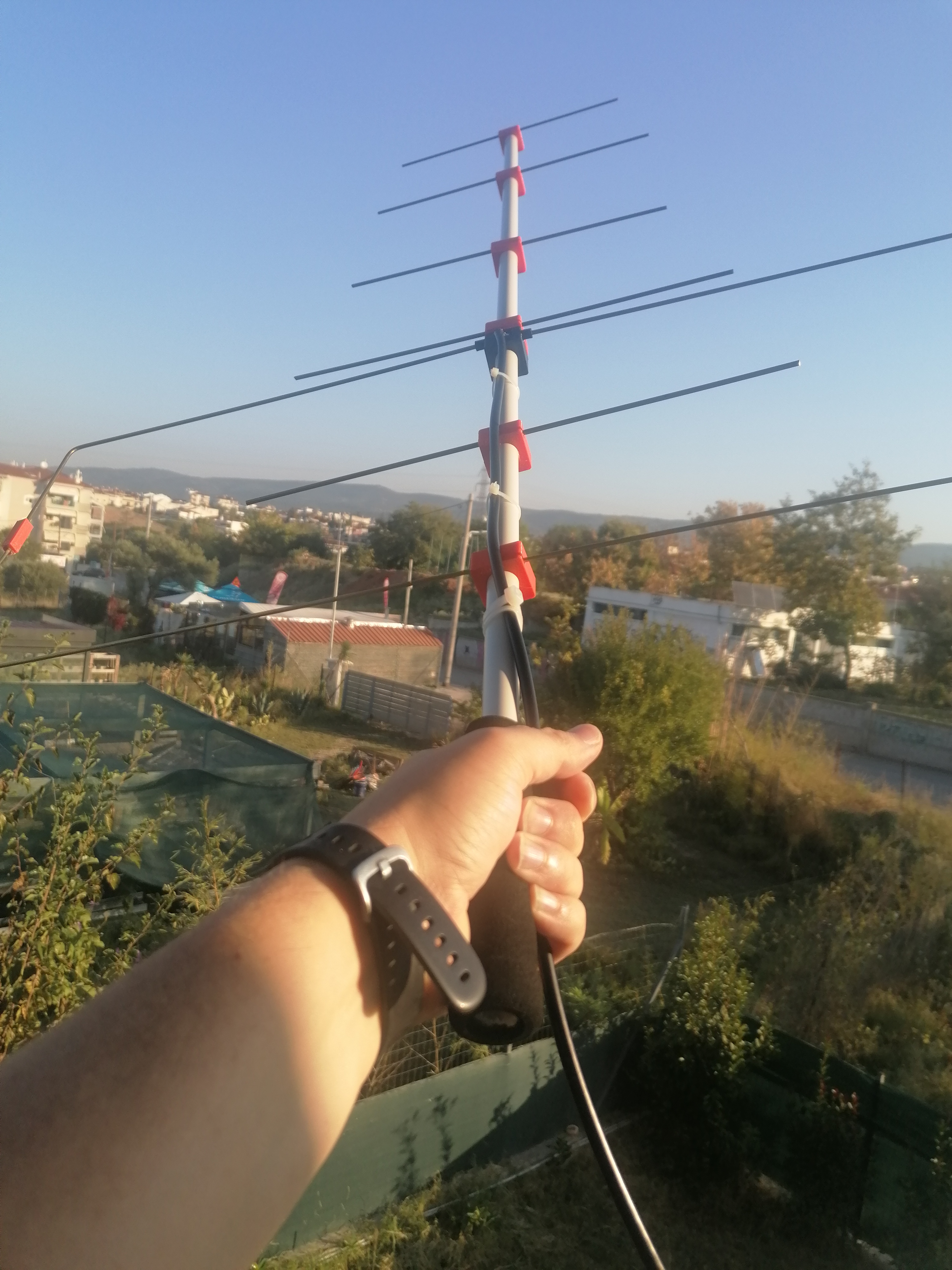 Dual Band Satellite YAGI Antenna