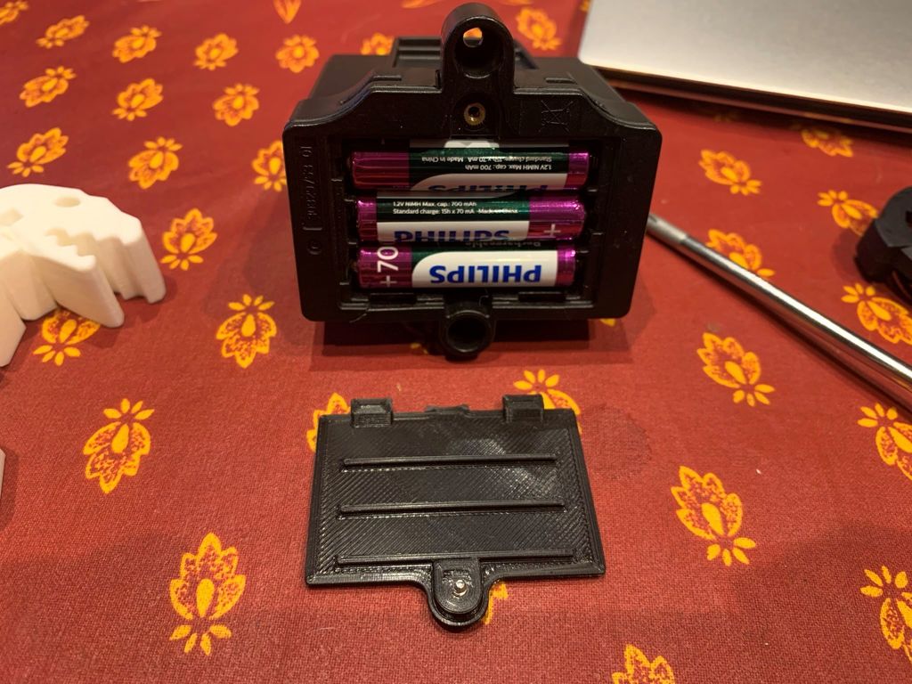 Reinforced battery cover for Playmobil 6196 space shuttle