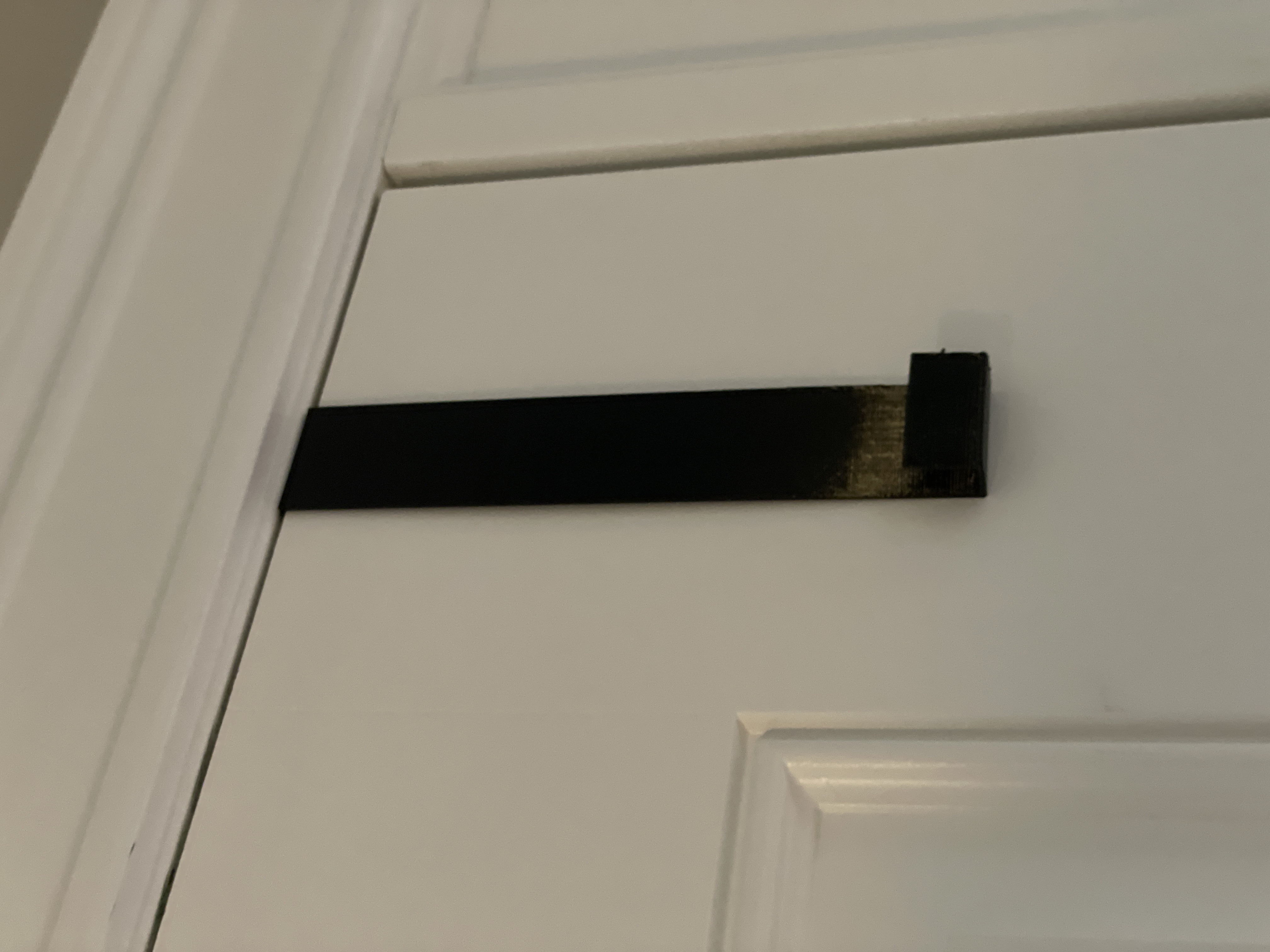 Wreath hanger