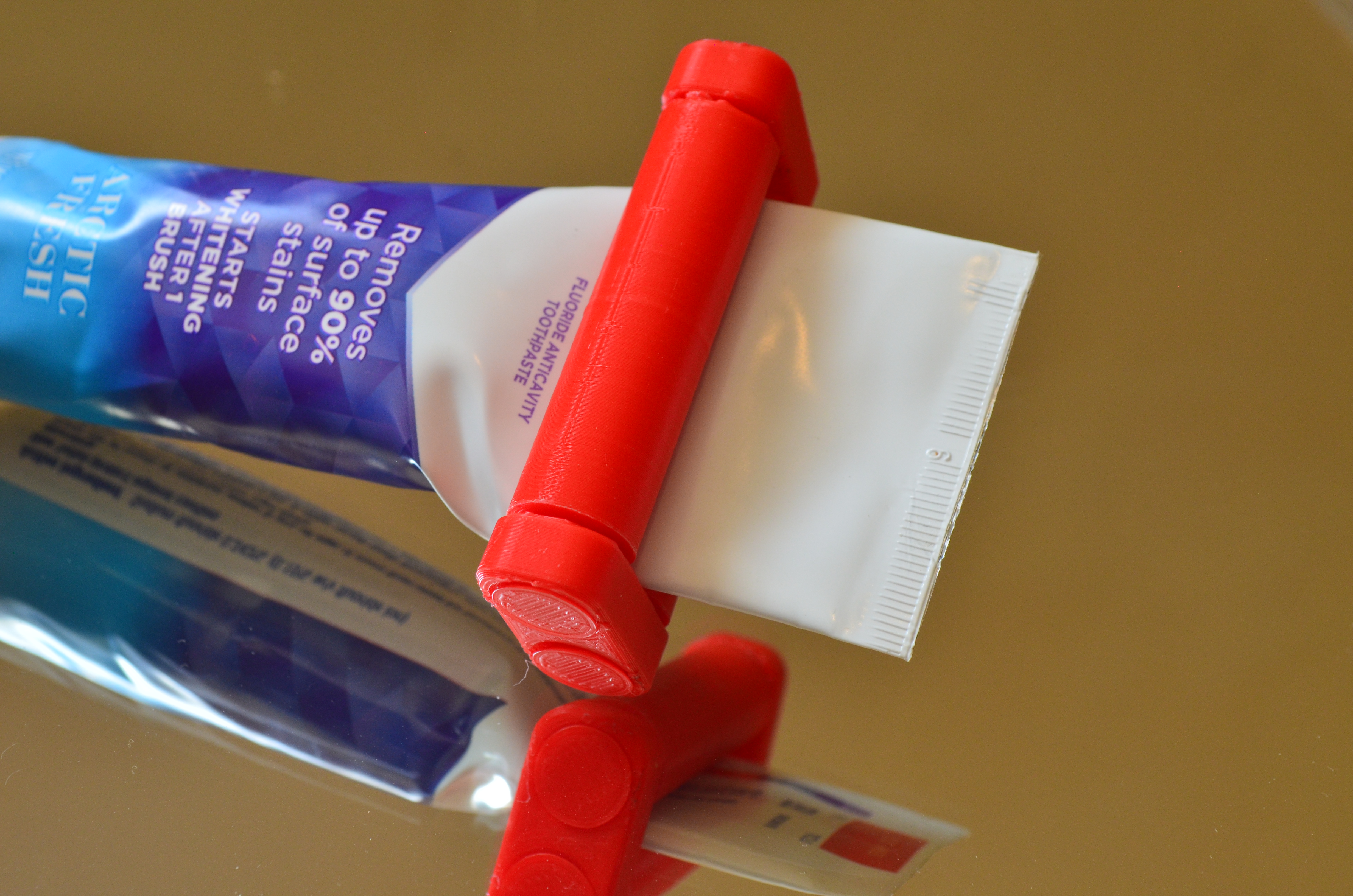 Miniatura 2 do modelo 3D P.I.P. Toothpaste Roller