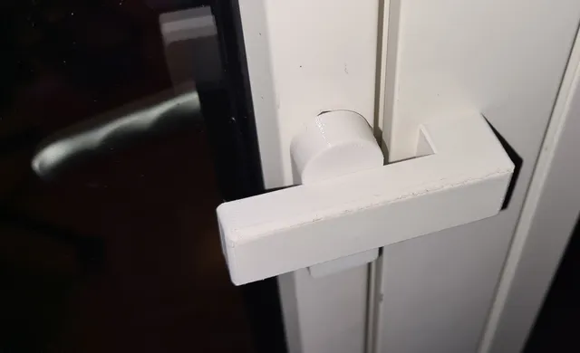 Door latch