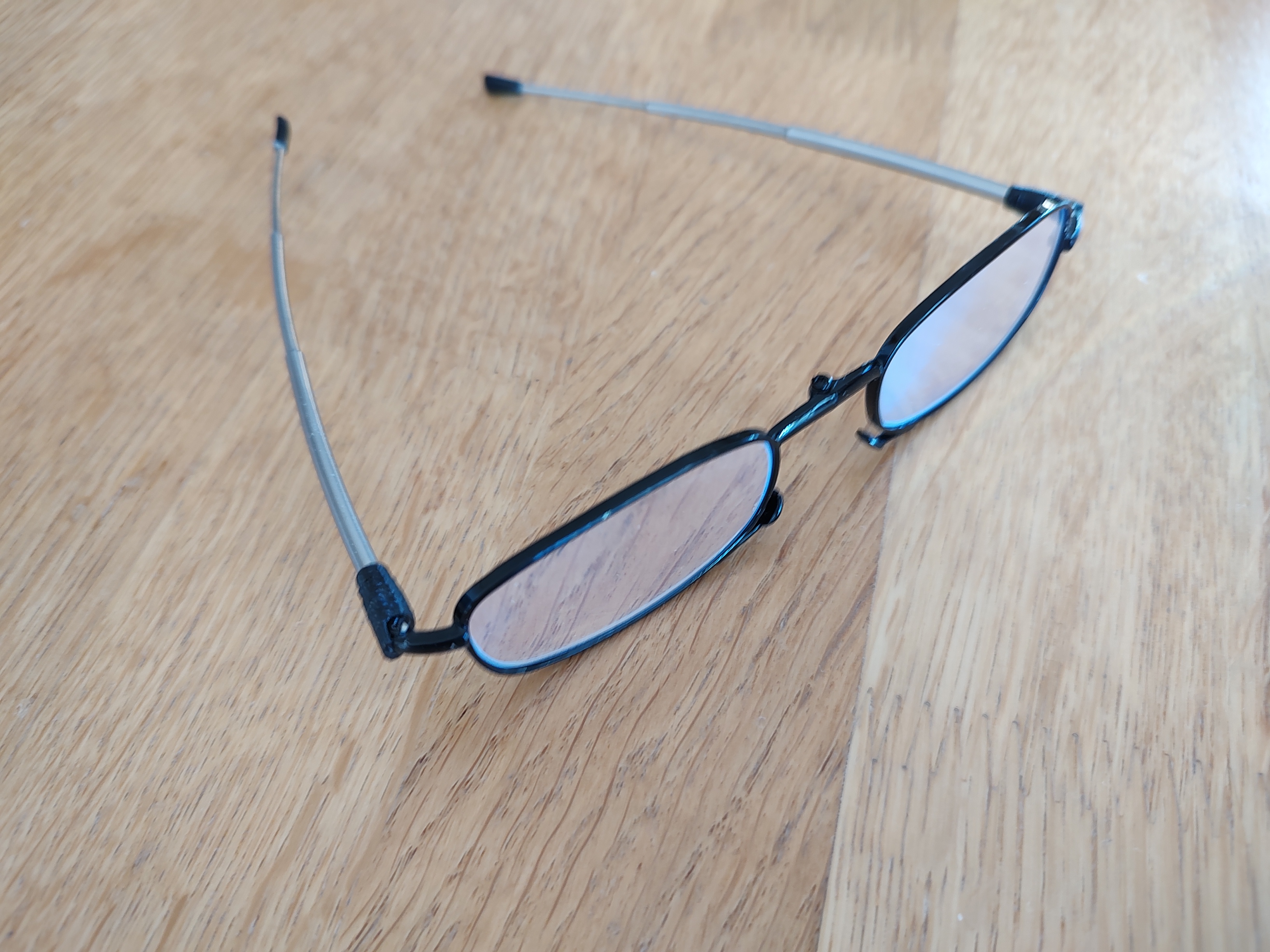 Reading Glasses Hinge Enforcement