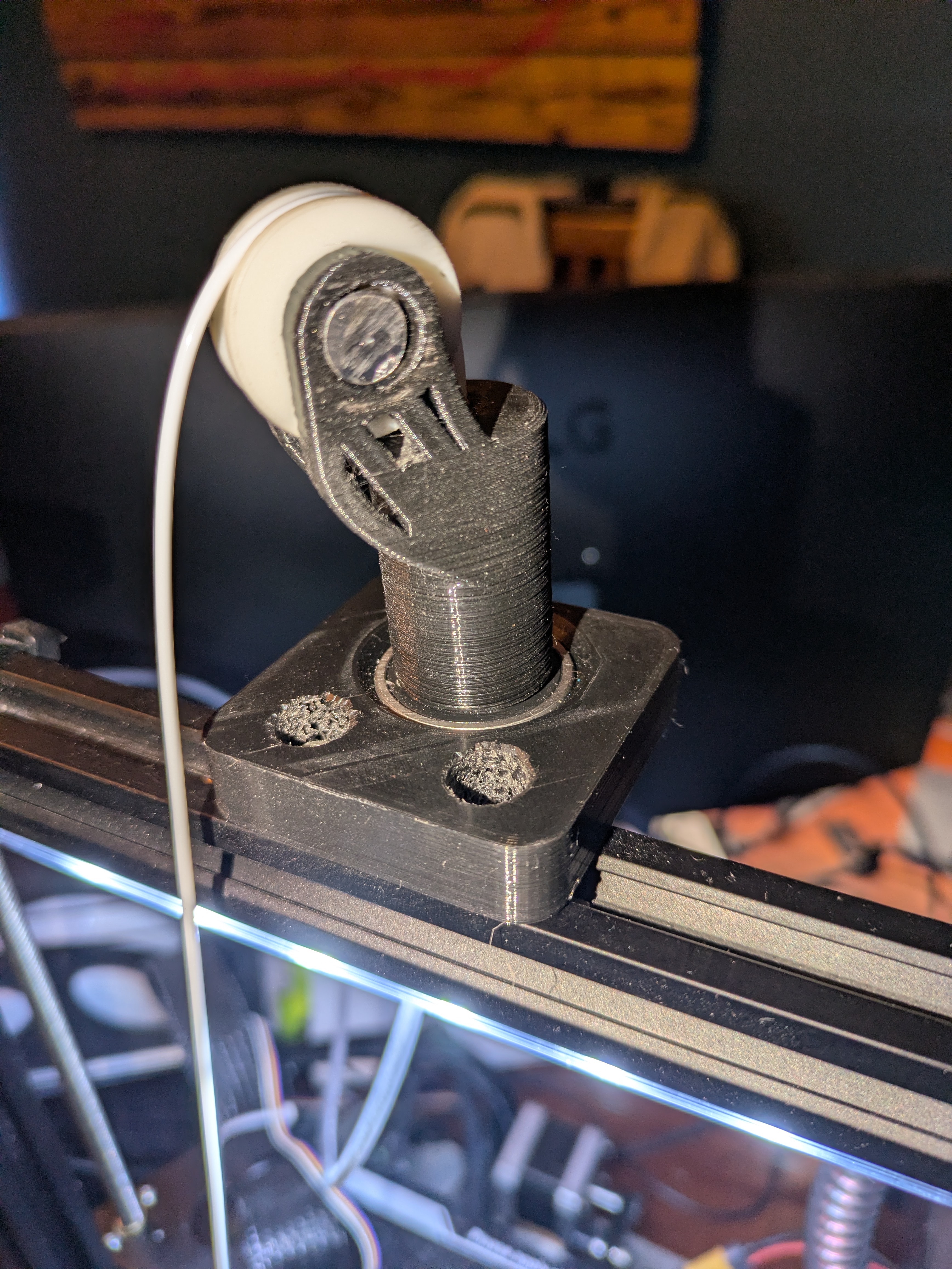 Ender 3 Swiveling Filament Guide