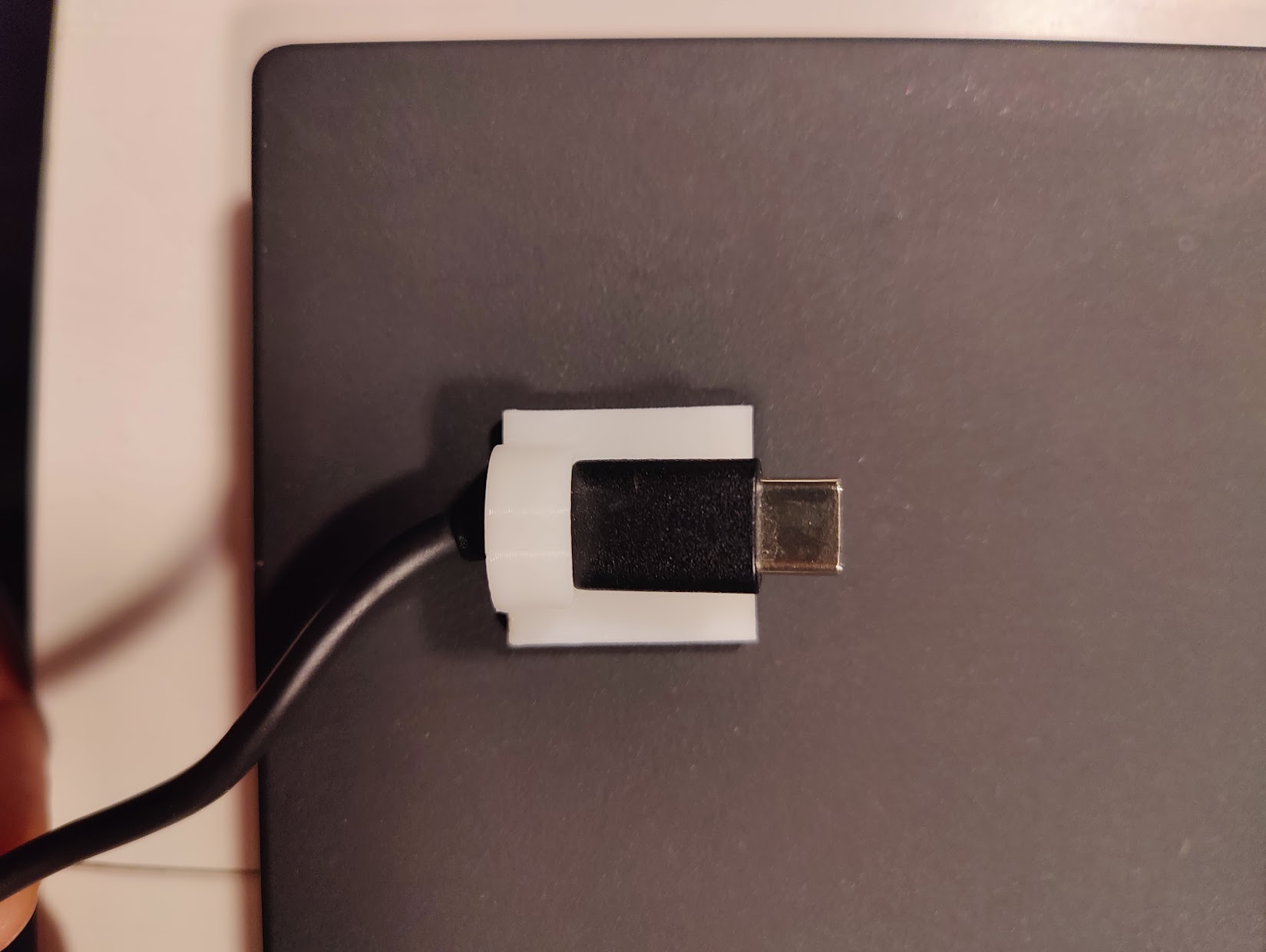 Miniatura 2 do modelo 3D Universal cable holder