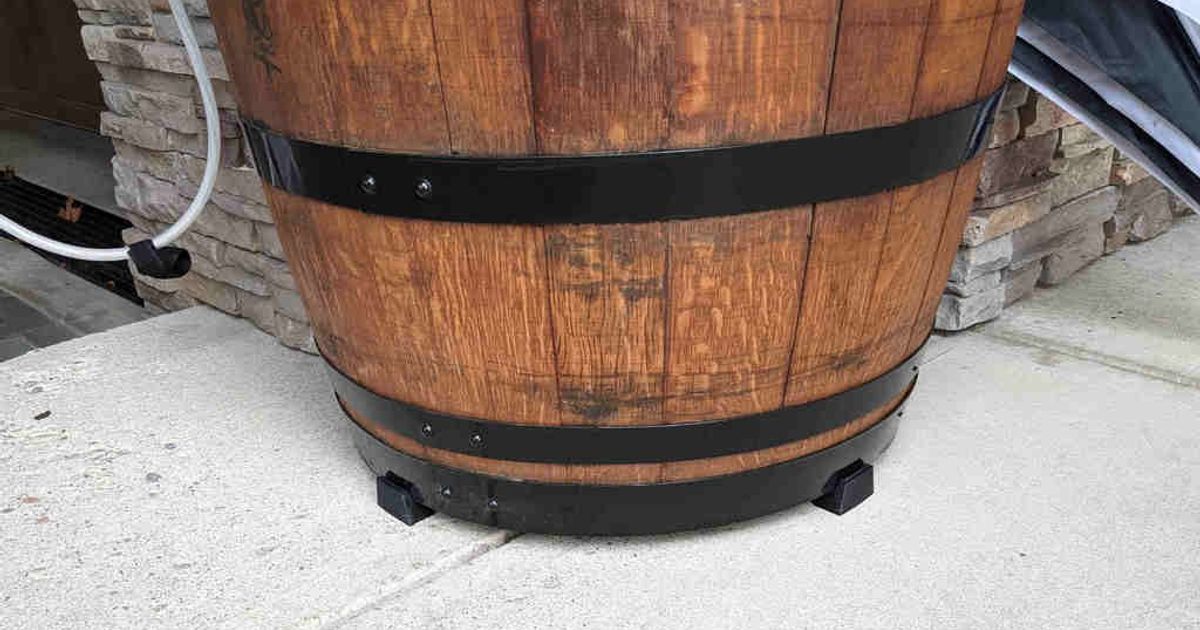 Wine Barrel Stand and Bunghole Plug by MakerDan Download free STL