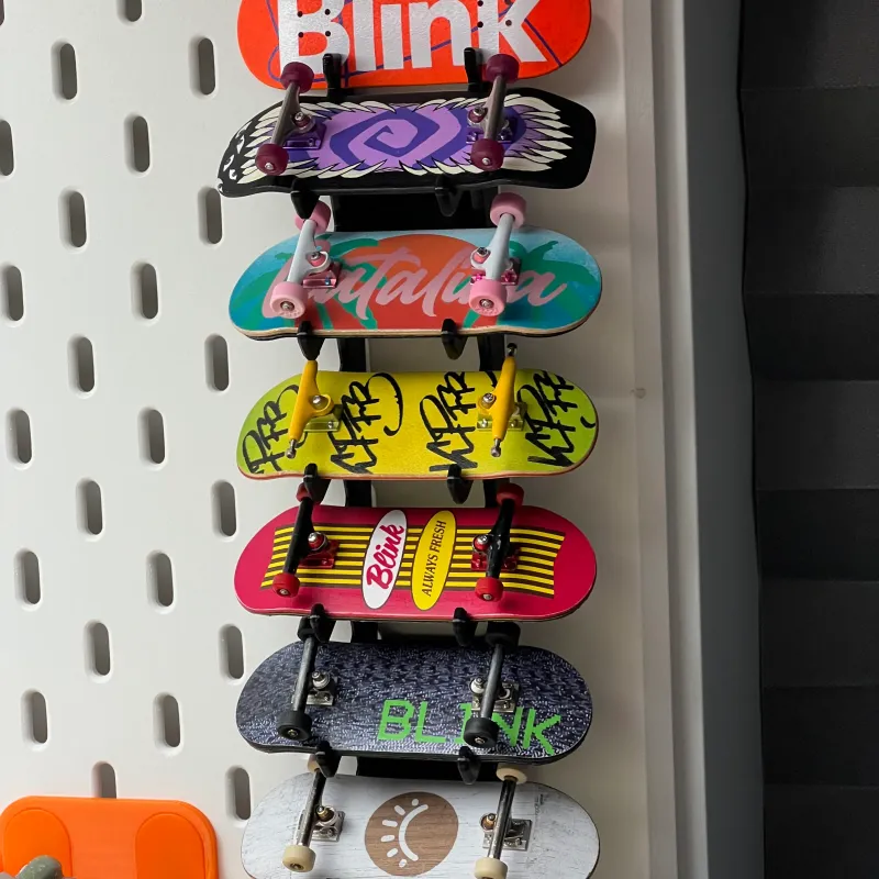 STL file Mini-skate / Fingerboard Rack 🛹・3D printing idea to download・Cults