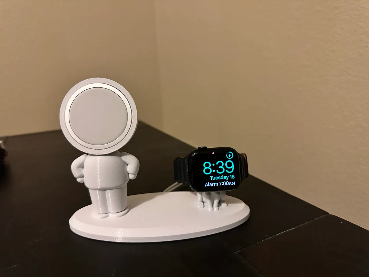 MagFace - iPhone and Apple Watch MagSafe Charging Station by Greenhat, Download free STL model