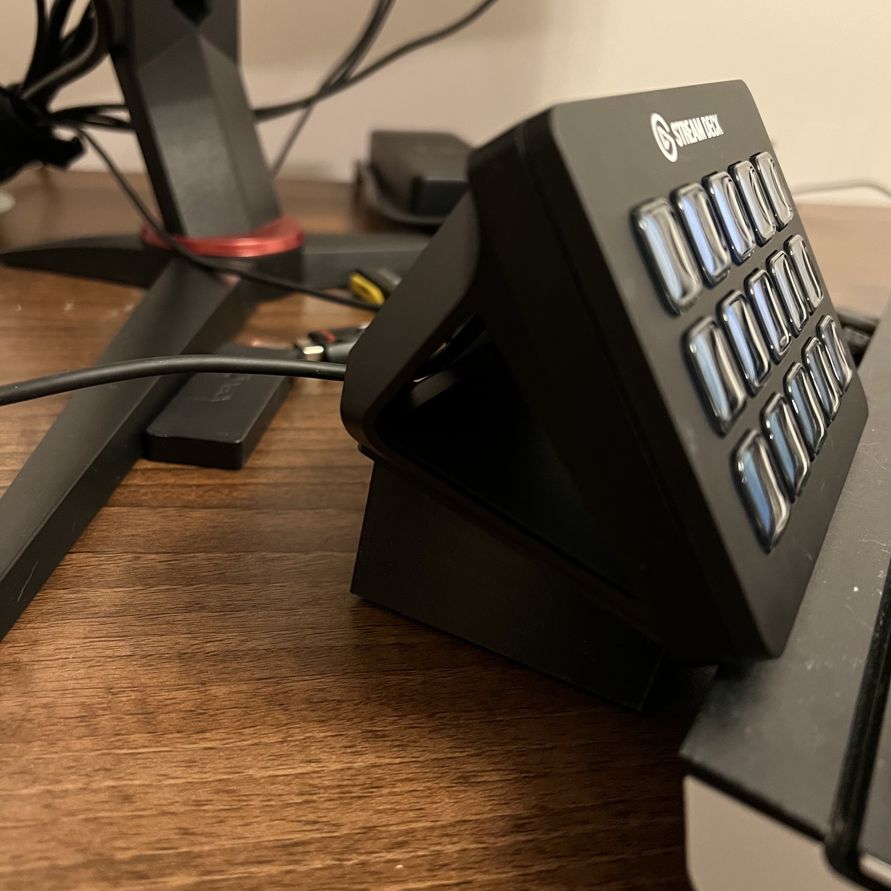 Miniatura 2 do modelo 3D Stream Deck Mk2 Stand
