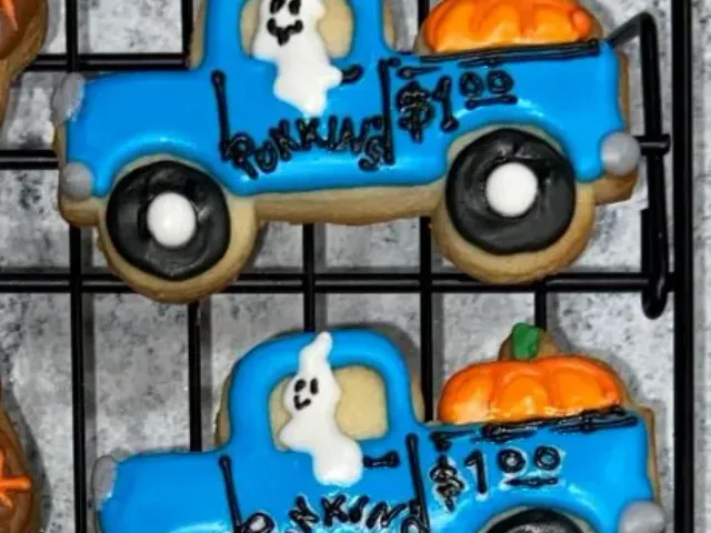 Truck with Pumpkin Cookie Cutter