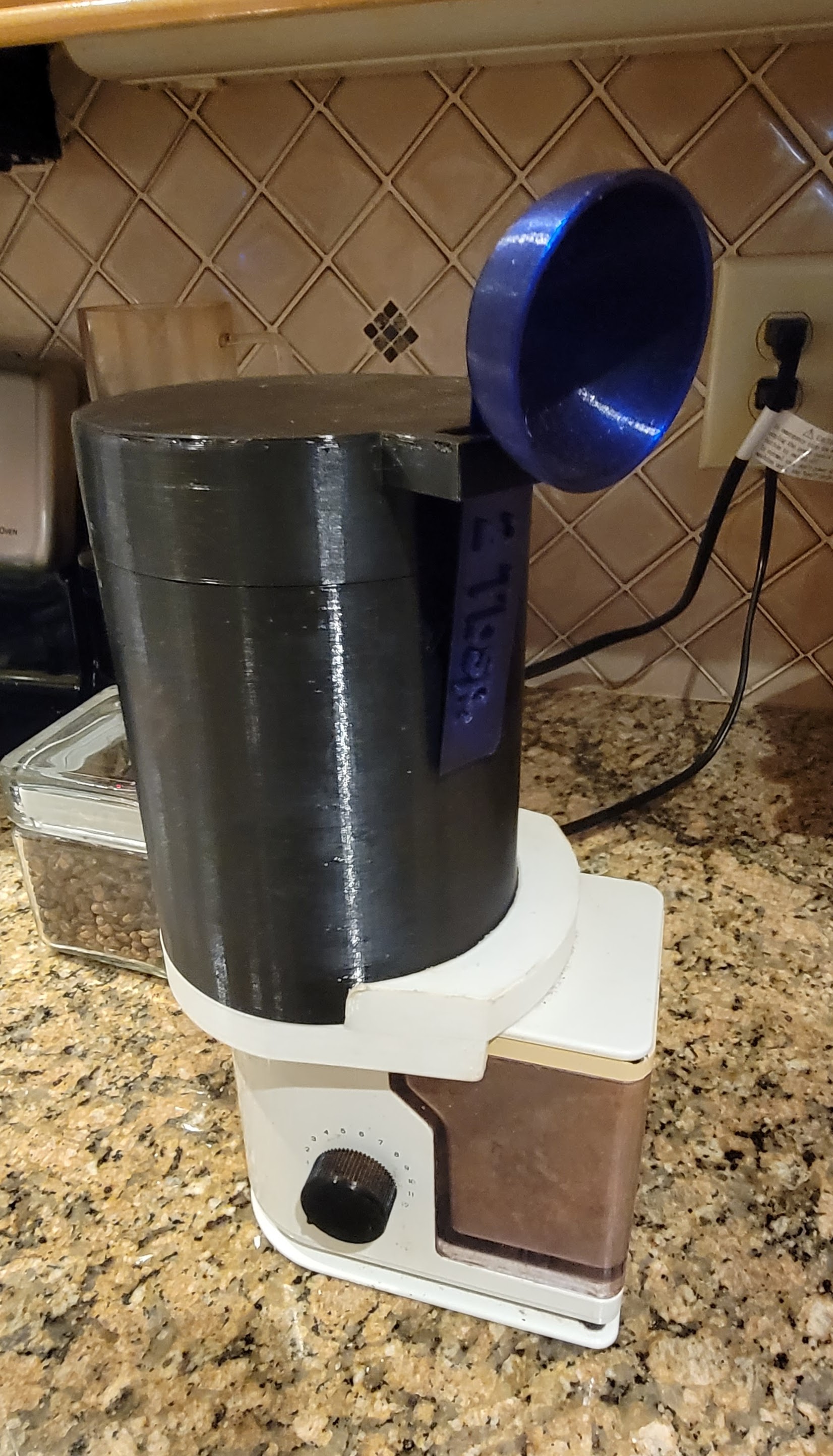 Replacement Lid and Knob plus a Silencer Kit for circa 1990 Braun 4045