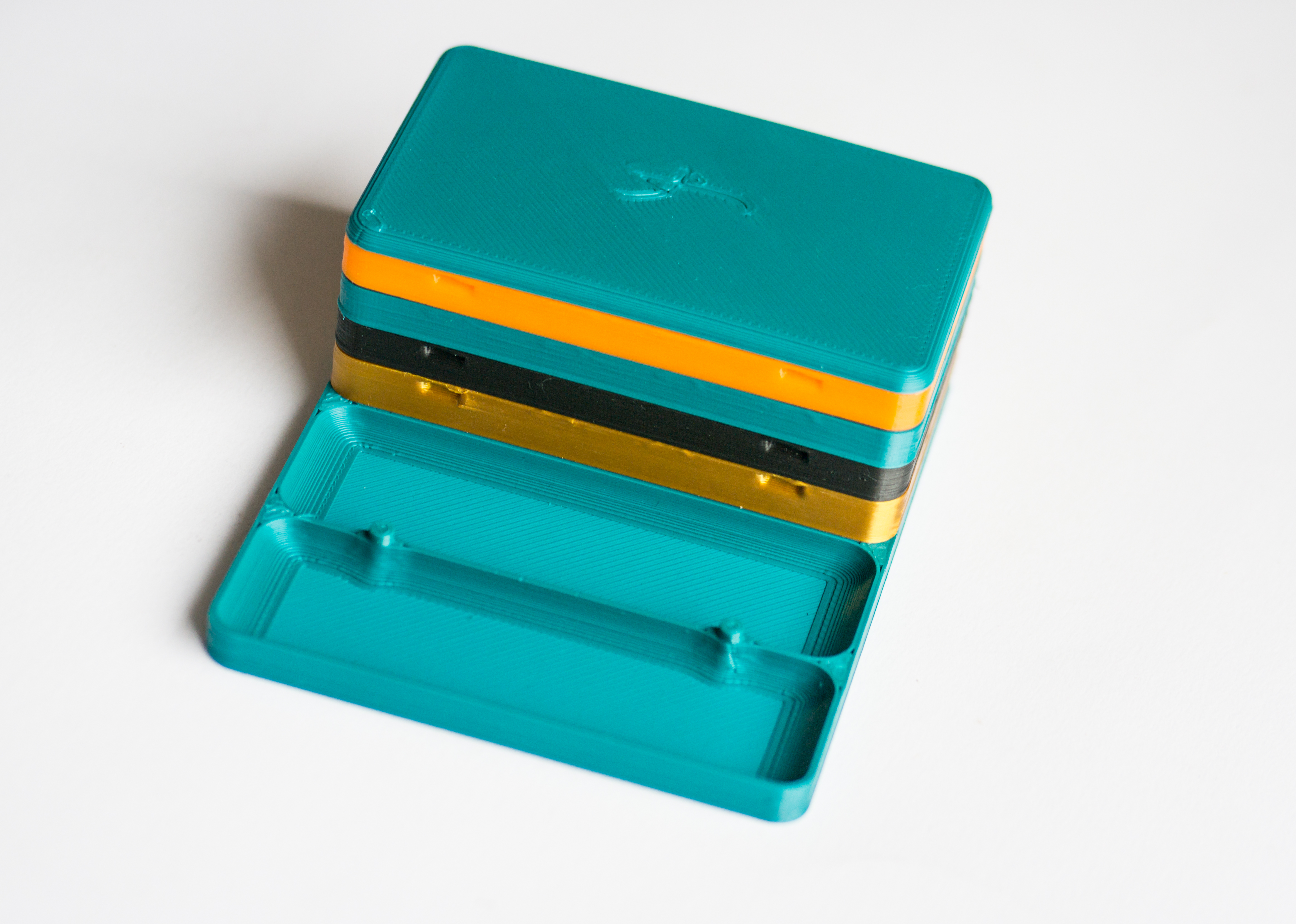 Miniatura 2 do modelo 3D Stackable Screw Tray Box system