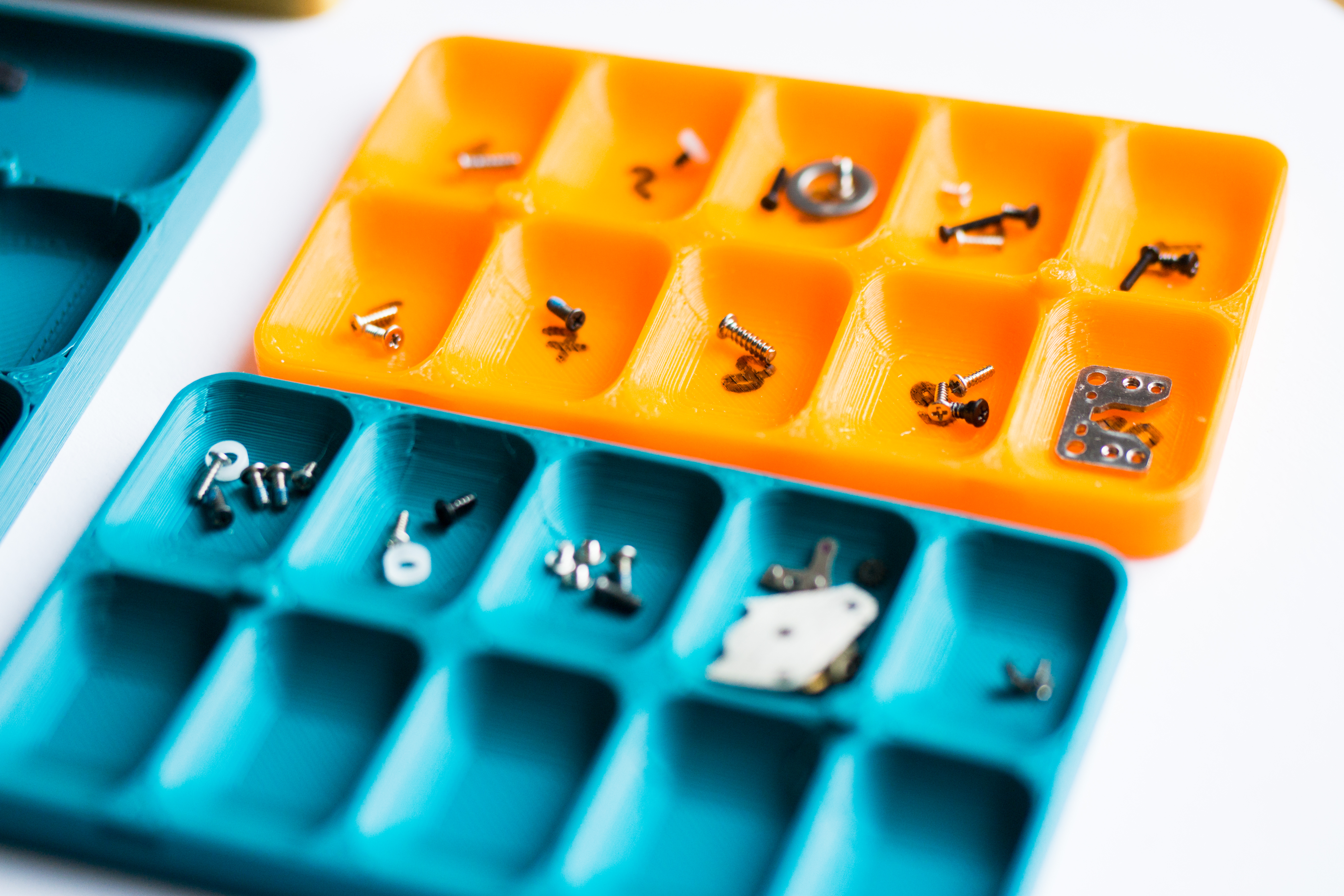 Miniatura 4 do modelo 3D Stackable Screw Tray Box system
