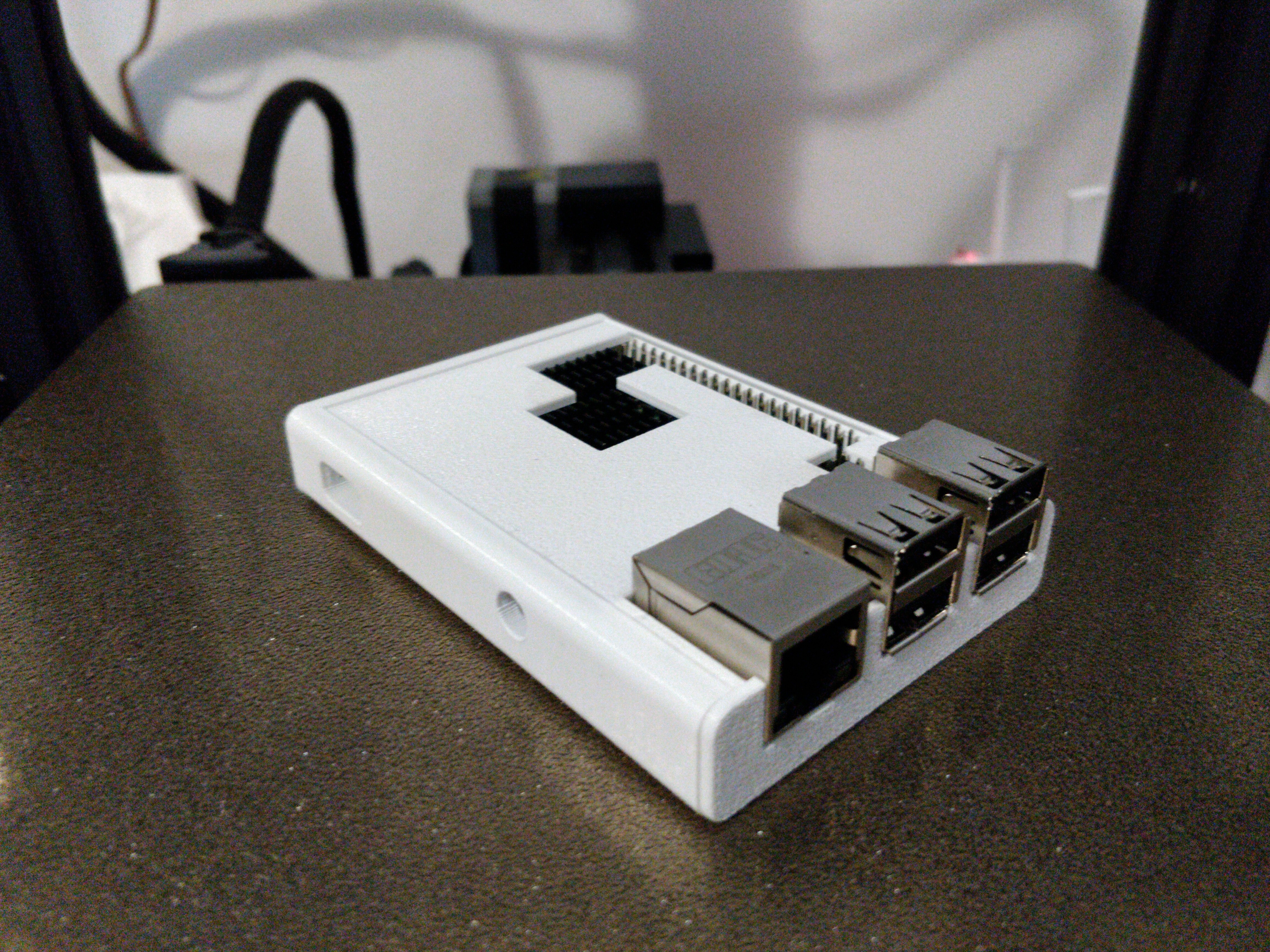 Raspberry Pi 3 B+ compact case/enclosure