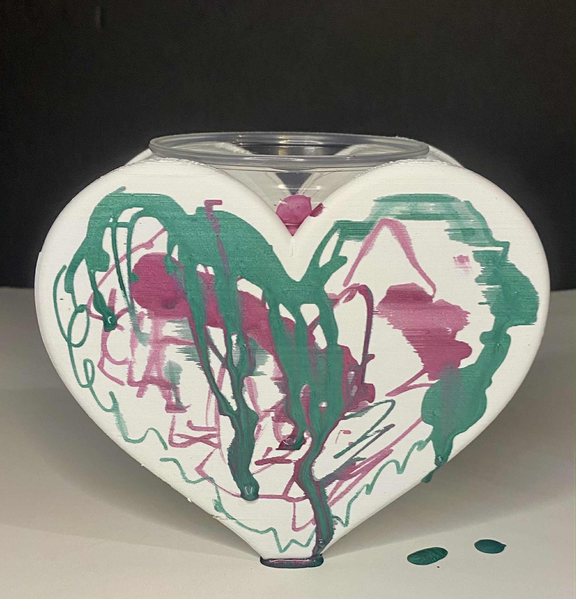 Heart plant/vase
